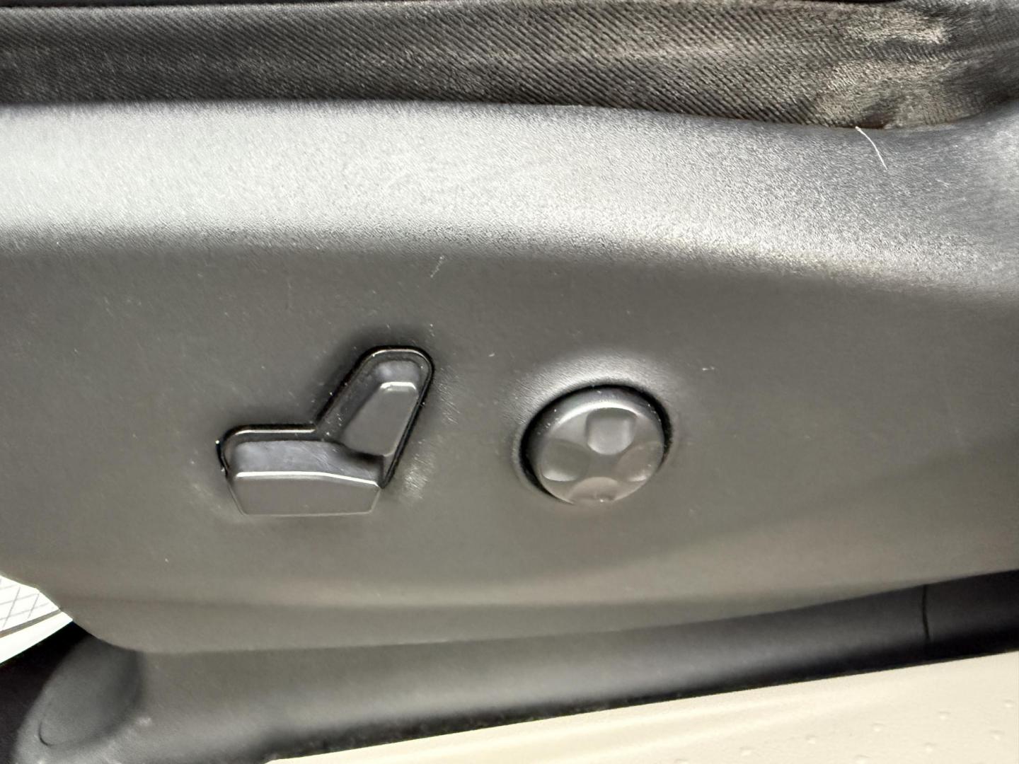 2018 Red /Black Chrysler Pacifica Touring-L Plus (2C4RC1EG7JR) with an 3.6L V6 DOHC 24V engine, Automatic transmission, located at 547 E. Main St., Orwell, OH, 44076, (440) 437-5893, 41.535435, -80.847855 - 2018 Chrysler Pacifica Touring L Plus – Ultimate Family Luxury, Technology, and Versatility Elevate every family adventure in this 2018 Chrysler Pacifica Touring L Plus. Powered by the reliable 3.6L Pentastar V6 engine and a smooth 9-speed automatic transmission, this Pacifica offers up to 28 M - Photo#19