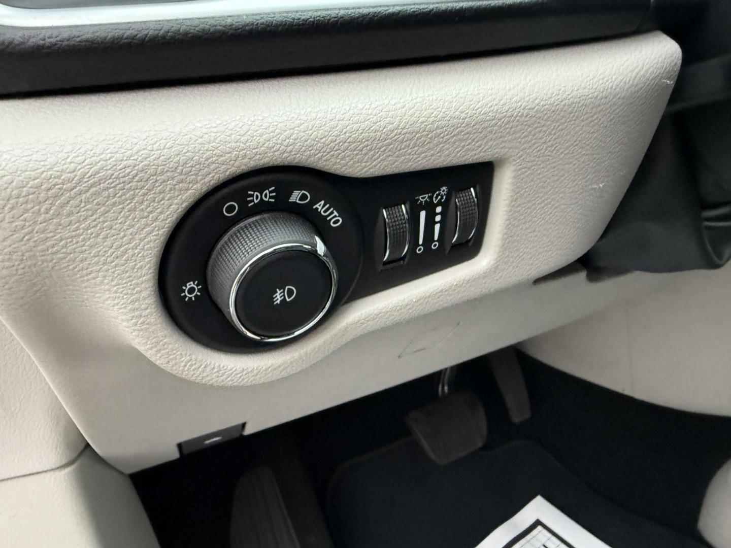 2018 Red /Black Chrysler Pacifica Touring-L Plus (2C4RC1EG7JR) with an 3.6L V6 DOHC 24V engine, Automatic transmission, located at 547 E. Main St., Orwell, OH, 44076, (440) 437-5893, 41.535435, -80.847855 - 2018 Chrysler Pacifica Touring L Plus – Ultimate Family Luxury, Technology, and Versatility Elevate every family adventure in this 2018 Chrysler Pacifica Touring L Plus. Powered by the reliable 3.6L Pentastar V6 engine and a smooth 9-speed automatic transmission, this Pacifica offers up to 28 M - Photo#22