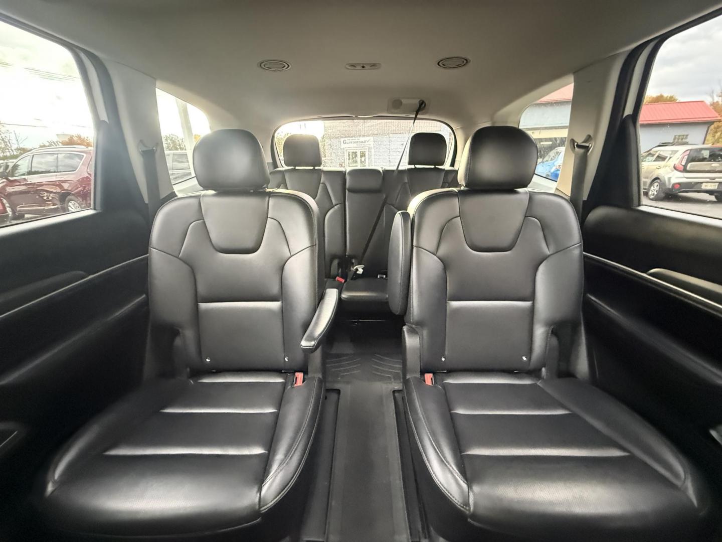 2020 White /Black Kia Telluride S AWD (5XYP6DHC4LG) with an 3.8L V6 DOHC 24V engine, Automatic transmission, located at 547 E. Main St., Orwell, OH, 44076, (440) 437-5893, 41.535435, -80.847855 - 2020 Kia Telluride S AWD – Luxury, Safety, and Power in a Stylish SUV Experience the perfect combination of upscale comfort, advanced safety, and rugged capability in this 2020 Kia Telluride S AWD. Powered by a smooth 3.8L GDI V6 engine and an 8-speed automatic transmission, this SUV delivers c - Photo#33