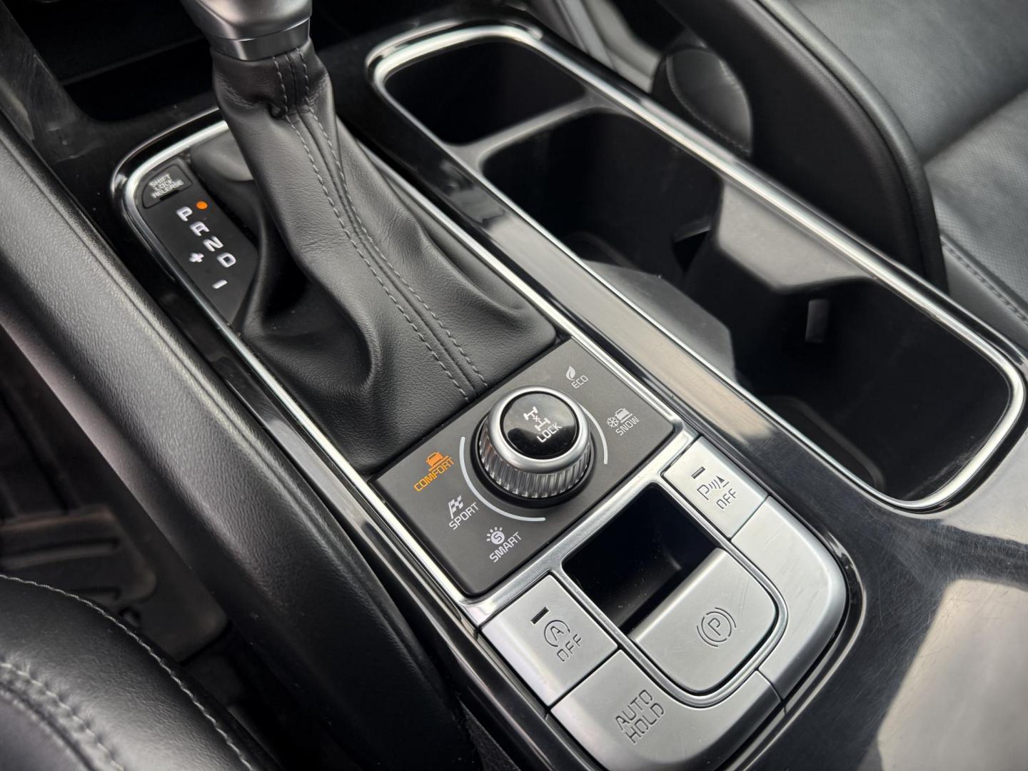 2020 White /Black Kia Telluride S AWD (5XYP6DHC4LG) with an 3.8L V6 DOHC 24V engine, Automatic transmission, located at 547 E. Main St., Orwell, OH, 44076, (440) 437-5893, 41.535435, -80.847855 - 2020 Kia Telluride S AWD – Luxury, Safety, and Power in a Stylish SUV Experience the perfect combination of upscale comfort, advanced safety, and rugged capability in this 2020 Kia Telluride S AWD. Powered by a smooth 3.8L GDI V6 engine and an 8-speed automatic transmission, this SUV delivers c - Photo#30