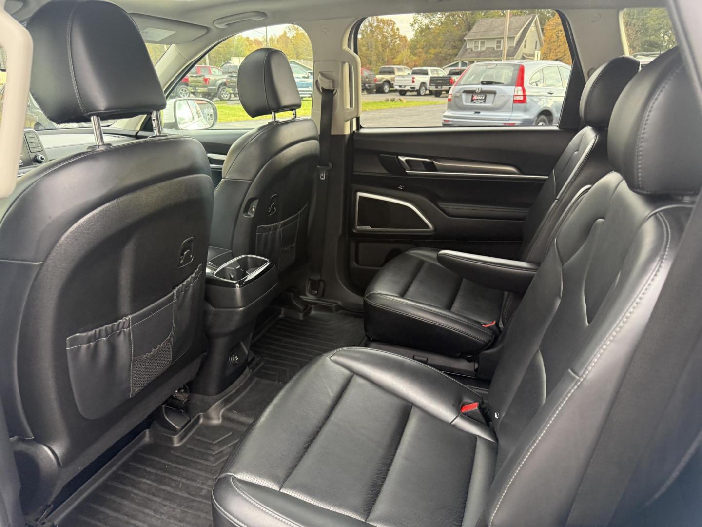 2020 White /Black Kia Telluride S AWD (5XYP6DHC4LG) with an 3.8L V6 DOHC 24V engine, Automatic transmission, located at 547 E. Main St., Orwell, OH, 44076, (440) 437-5893, 41.535435, -80.847855 - 2020 Kia Telluride S AWD – Luxury, Safety, and Power in a Stylish SUV Experience the perfect combination of upscale comfort, advanced safety, and rugged capability in this 2020 Kia Telluride S AWD. Powered by a smooth 3.8L GDI V6 engine and an 8-speed automatic transmission, this SUV delivers c - Photo#34