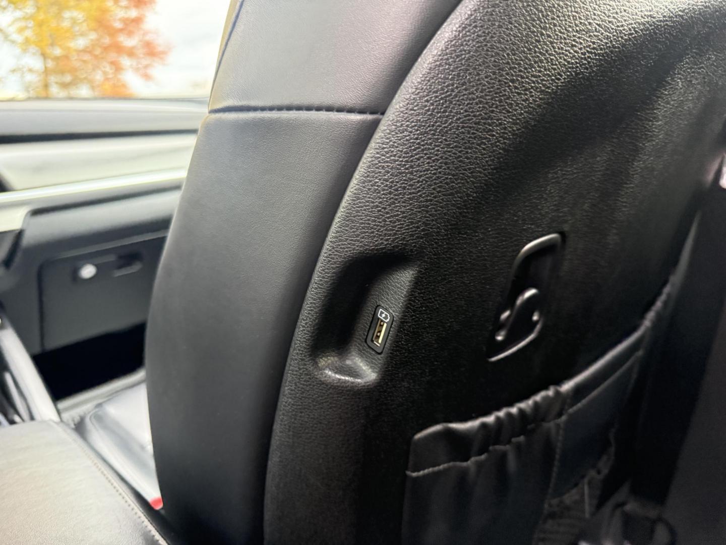 2020 White /Black Kia Telluride S AWD (5XYP6DHC4LG) with an 3.8L V6 DOHC 24V engine, Automatic transmission, located at 547 E. Main St., Orwell, OH, 44076, (440) 437-5893, 41.535435, -80.847855 - 2020 Kia Telluride S AWD – Luxury, Safety, and Power in a Stylish SUV Experience the perfect combination of upscale comfort, advanced safety, and rugged capability in this 2020 Kia Telluride S AWD. Powered by a smooth 3.8L GDI V6 engine and an 8-speed automatic transmission, this SUV delivers c - Photo#38