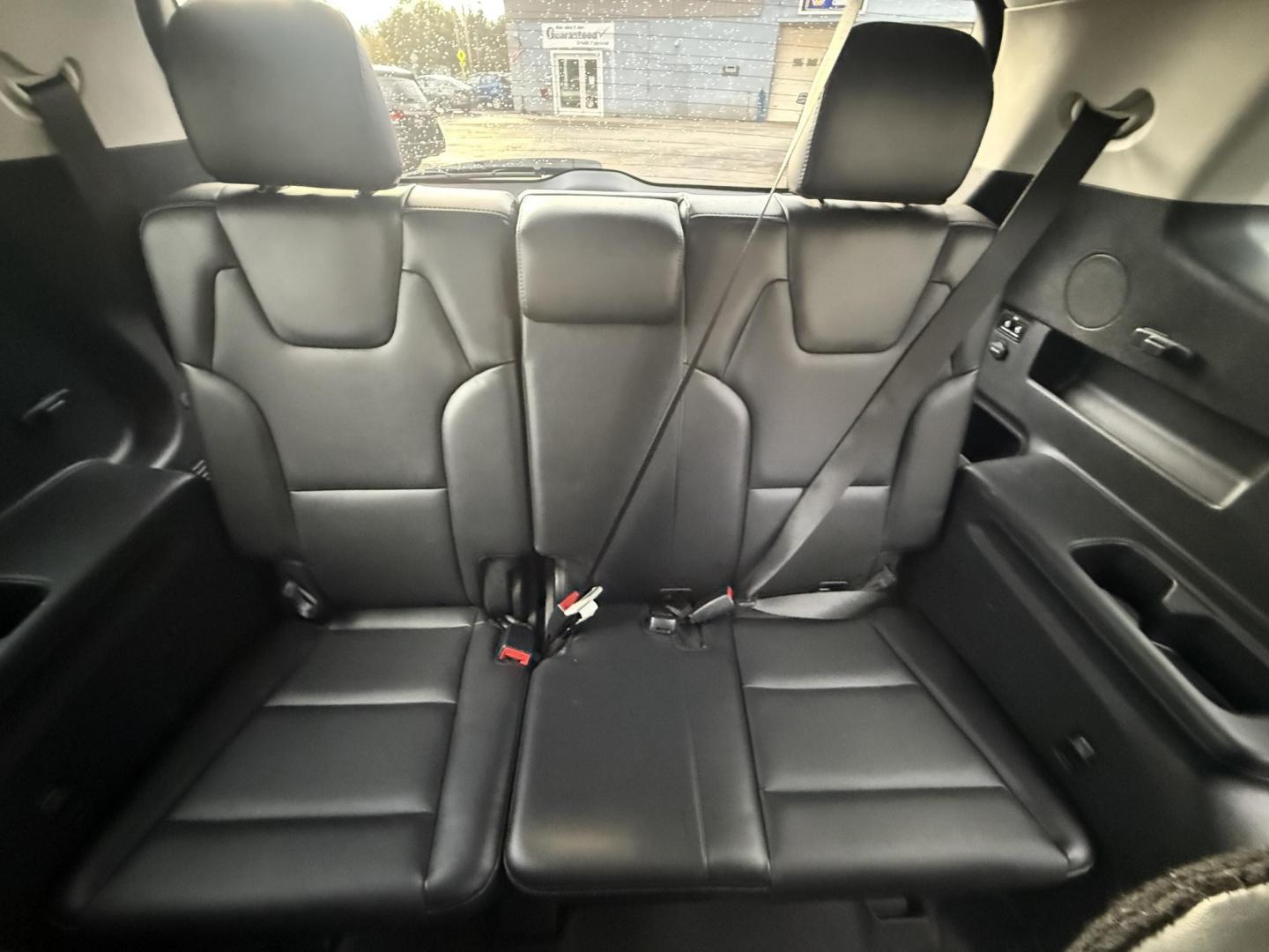 2020 White /Black Kia Telluride S AWD (5XYP6DHC4LG) with an 3.8L V6 DOHC 24V engine, Automatic transmission, located at 547 E. Main St., Orwell, OH, 44076, (440) 437-5893, 41.535435, -80.847855 - 2020 Kia Telluride S AWD – Luxury, Safety, and Power in a Stylish SUV Experience the perfect combination of upscale comfort, advanced safety, and rugged capability in this 2020 Kia Telluride S AWD. Powered by a smooth 3.8L GDI V6 engine and an 8-speed automatic transmission, this SUV delivers c - Photo#41