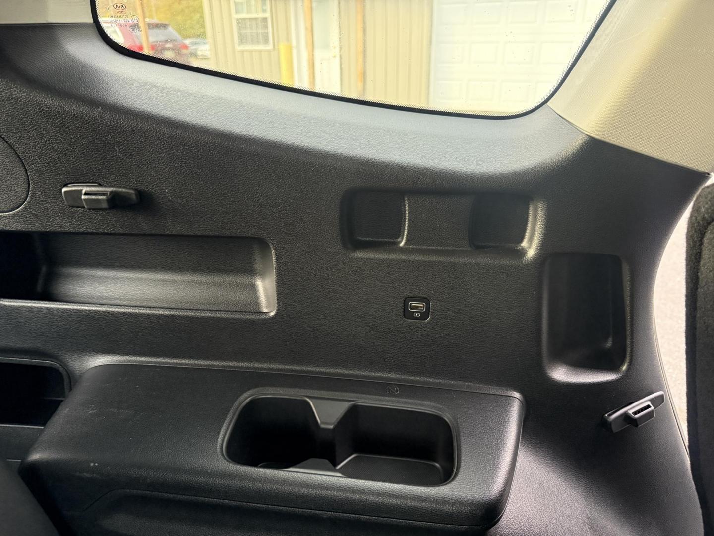 2020 White /Black Kia Telluride S AWD (5XYP6DHC4LG) with an 3.8L V6 DOHC 24V engine, Automatic transmission, located at 547 E. Main St., Orwell, OH, 44076, (440) 437-5893, 41.535435, -80.847855 - 2020 Kia Telluride S AWD – Luxury, Safety, and Power in a Stylish SUV Experience the perfect combination of upscale comfort, advanced safety, and rugged capability in this 2020 Kia Telluride S AWD. Powered by a smooth 3.8L GDI V6 engine and an 8-speed automatic transmission, this SUV delivers c - Photo#42