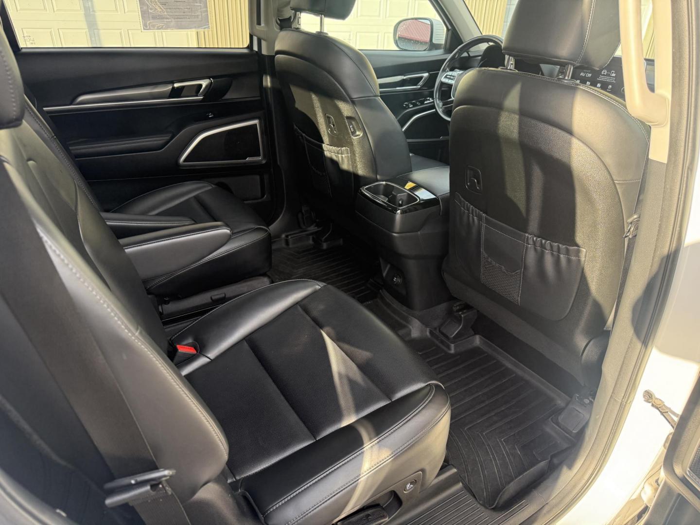 2020 White /Black Kia Telluride S AWD (5XYP6DHC4LG) with an 3.8L V6 DOHC 24V engine, Automatic transmission, located at 547 E. Main St., Orwell, OH, 44076, (440) 437-5893, 41.535435, -80.847855 - 2020 Kia Telluride S AWD – Luxury, Safety, and Power in a Stylish SUV Experience the perfect combination of upscale comfort, advanced safety, and rugged capability in this 2020 Kia Telluride S AWD. Powered by a smooth 3.8L GDI V6 engine and an 8-speed automatic transmission, this SUV delivers c - Photo#46