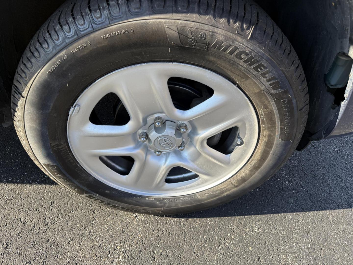 2012 Blue /Tan Toyota RAV4 Base I4 4WD (2T3BF4DV7CW) with an 2.5L I4 DOHC 16V engine, 4-Speed Automatic transmission, located at 11115 Chardon Rd. , Chardon, OH, 44024, (440) 214-9705, 41.580246, -81.241943 - Fresh Trade-In Alert: 2012 Toyota RAV4 Base 4WD – Reliable, Efficient, and Ready for Adventure Discover dependable performance with this 2012 Toyota RAV4 Base 4WD. Powered by a proven 2.5L I4 engine and a smooth 4-speed automatic transmission, this SUV offers an impressive 27 MPG highway, makin - Photo#4