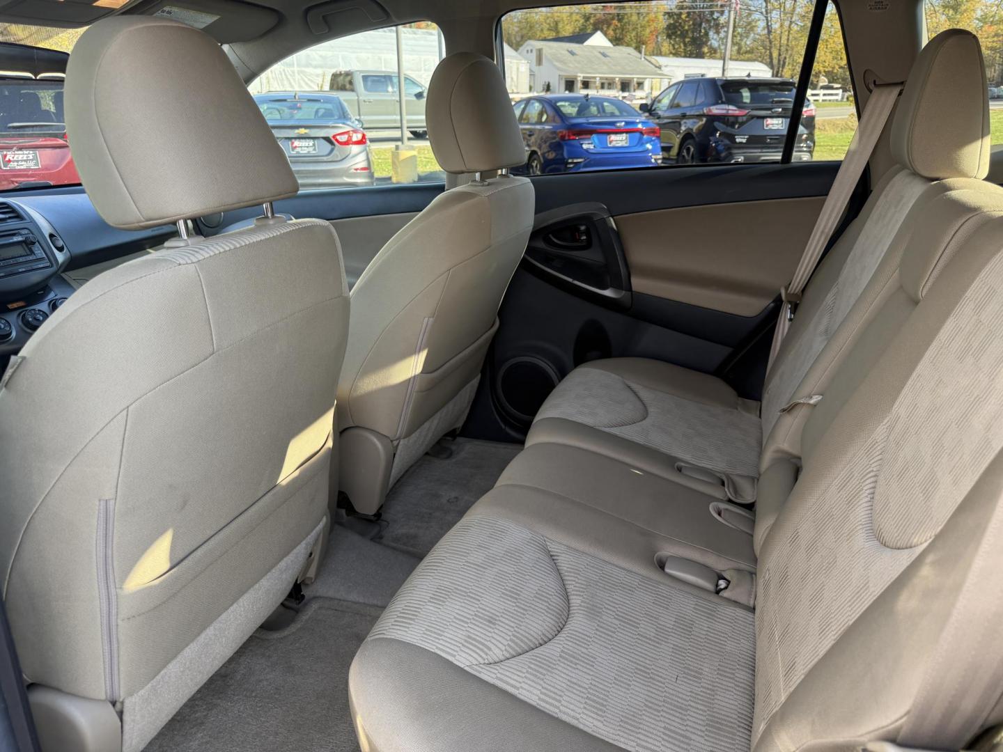 2012 Blue /Tan Toyota RAV4 Base I4 4WD (2T3BF4DV7CW) with an 2.5L I4 DOHC 16V engine, 4-Speed Automatic transmission, located at 11115 Chardon Rd. , Chardon, OH, 44024, (440) 214-9705, 41.580246, -81.241943 - Fresh Trade-In Alert: 2012 Toyota RAV4 Base 4WD – Reliable, Efficient, and Ready for Adventure Discover dependable performance with this 2012 Toyota RAV4 Base 4WD. Powered by a proven 2.5L I4 engine and a smooth 4-speed automatic transmission, this SUV offers an impressive 27 MPG highway, makin - Photo#33