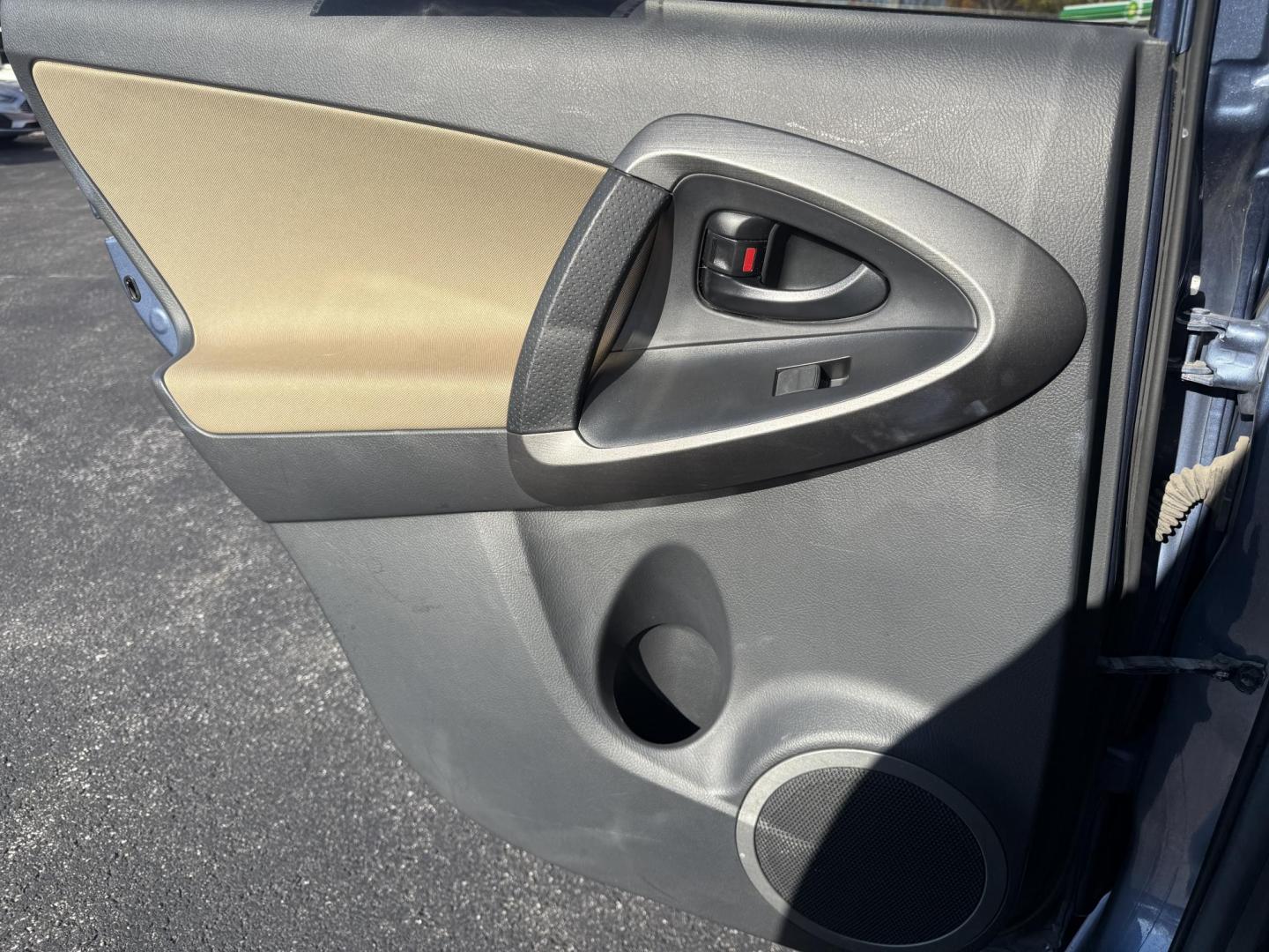 2012 Blue /Tan Toyota RAV4 Base I4 4WD (2T3BF4DV7CW) with an 2.5L I4 DOHC 16V engine, 4-Speed Automatic transmission, located at 11115 Chardon Rd. , Chardon, OH, 44024, (440) 214-9705, 41.580246, -81.241943 - Fresh Trade-In Alert: 2012 Toyota RAV4 Base 4WD – Reliable, Efficient, and Ready for Adventure Discover dependable performance with this 2012 Toyota RAV4 Base 4WD. Powered by a proven 2.5L I4 engine and a smooth 4-speed automatic transmission, this SUV offers an impressive 27 MPG highway, makin - Photo#34