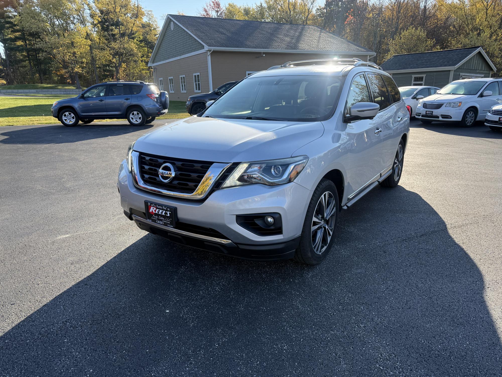 photo of 2018 Nissan Pathfinder Platinum 4WD