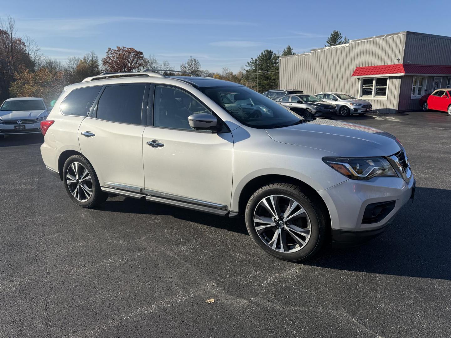 2018 Silver /Black Nissan Pathfinder Platinum 4WD (5N1DR2MM5JC) with an 3.5L V6 DOHC 24V engine, Automatic transmission, located at 547 E. Main St., Orwell, OH, 44076, (440) 437-5893, 41.535435, -80.847855 - 2018 Nissan Pathfinder Platinum 4WD – Luxurious, Capable, and Fully Loaded for Every Adventure Discover the perfect blend of comfort, technology, and power with this 2018 Nissan Pathfinder Platinum 4WD. Equipped with a robust 3.5L V6 engine and a 6,000-pound towing capacity, this SUV is ready t - Photo#3