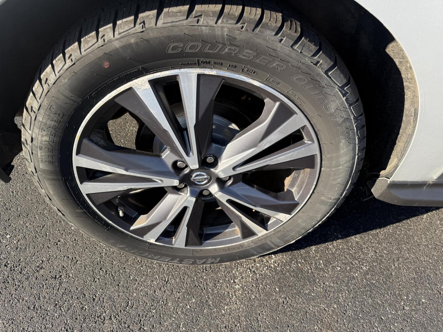 2018 Silver /Black Nissan Pathfinder Platinum 4WD (5N1DR2MM5JC) with an 3.5L V6 DOHC 24V engine, Automatic transmission, located at 547 E. Main St., Orwell, OH, 44076, (440) 437-5893, 41.535435, -80.847855 - 2018 Nissan Pathfinder Platinum 4WD – Luxurious, Capable, and Fully Loaded for Every Adventure Discover the perfect blend of comfort, technology, and power with this 2018 Nissan Pathfinder Platinum 4WD. Equipped with a robust 3.5L V6 engine and a 6,000-pound towing capacity, this SUV is ready t - Photo#6