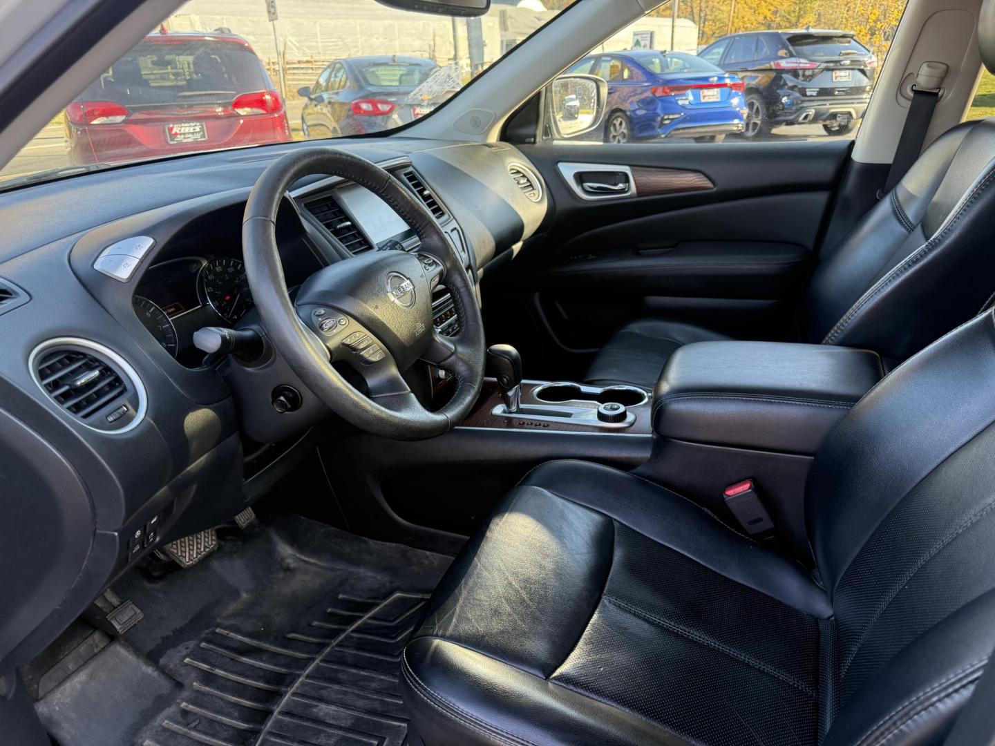 2018 Silver /Black Nissan Pathfinder Platinum 4WD (5N1DR2MM5JC) with an 3.5L V6 DOHC 24V engine, Automatic transmission, located at 547 E. Main St., Orwell, OH, 44076, (440) 437-5893, 41.535435, -80.847855 - 2018 Nissan Pathfinder Platinum 4WD – Luxurious, Capable, and Fully Loaded for Every Adventure Discover the perfect blend of comfort, technology, and power with this 2018 Nissan Pathfinder Platinum 4WD. Equipped with a robust 3.5L V6 engine and a 6,000-pound towing capacity, this SUV is ready t - Photo#16