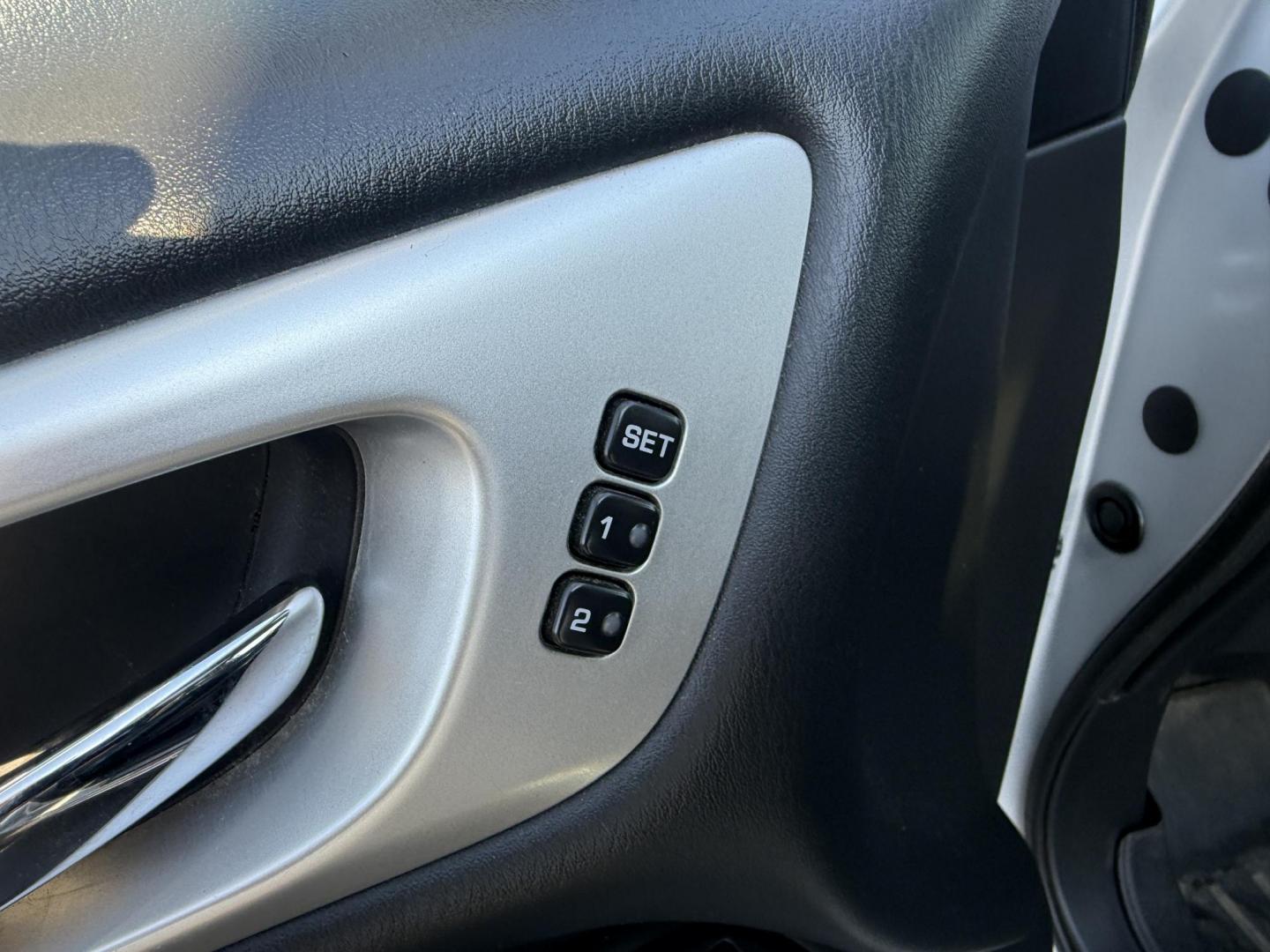 2018 Silver /Black Nissan Pathfinder Platinum 4WD (5N1DR2MM5JC) with an 3.5L V6 DOHC 24V engine, Automatic transmission, located at 547 E. Main St., Orwell, OH, 44076, (440) 437-5893, 41.535435, -80.847855 - 2018 Nissan Pathfinder Platinum 4WD – Luxurious, Capable, and Fully Loaded for Every Adventure Discover the perfect blend of comfort, technology, and power with this 2018 Nissan Pathfinder Platinum 4WD. Equipped with a robust 3.5L V6 engine and a 6,000-pound towing capacity, this SUV is ready t - Photo#18