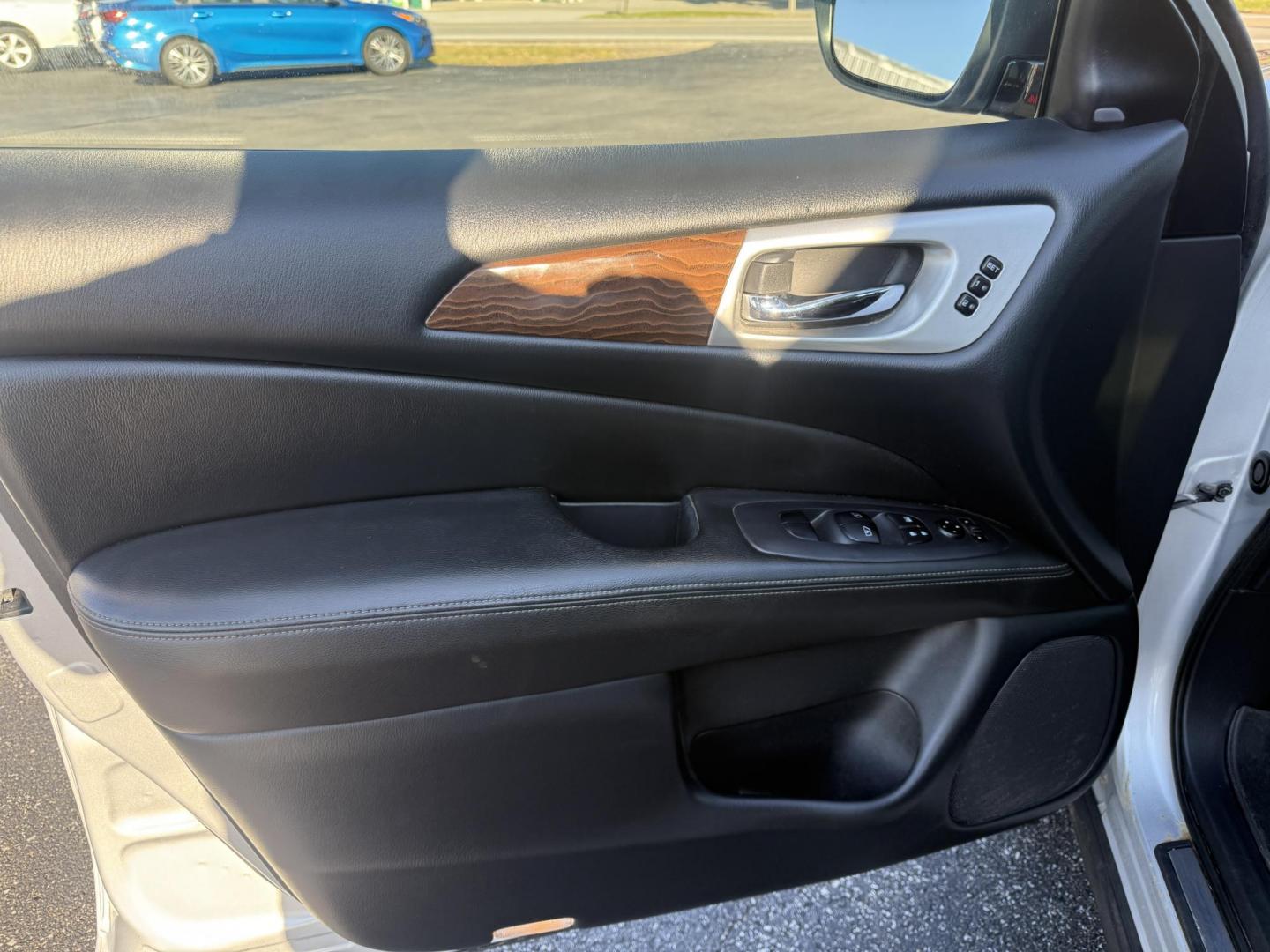 2018 Silver /Black Nissan Pathfinder Platinum 4WD (5N1DR2MM5JC) with an 3.5L V6 DOHC 24V engine, Automatic transmission, located at 547 E. Main St., Orwell, OH, 44076, (440) 437-5893, 41.535435, -80.847855 - 2018 Nissan Pathfinder Platinum 4WD – Luxurious, Capable, and Fully Loaded for Every Adventure Discover the perfect blend of comfort, technology, and power with this 2018 Nissan Pathfinder Platinum 4WD. Equipped with a robust 3.5L V6 engine and a 6,000-pound towing capacity, this SUV is ready t - Photo#17