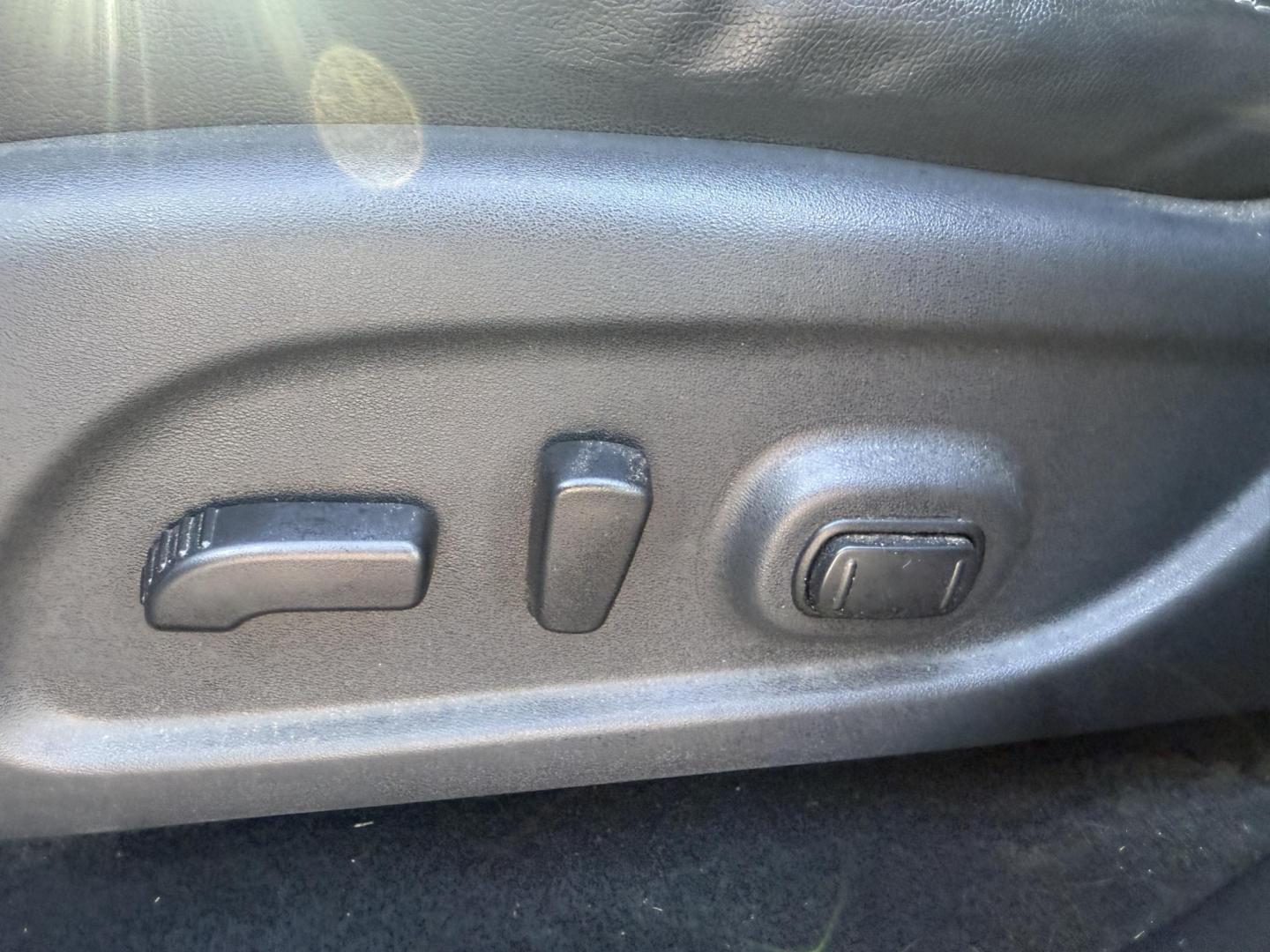 2018 Silver /Black Nissan Pathfinder Platinum 4WD (5N1DR2MM5JC) with an 3.5L V6 DOHC 24V engine, Automatic transmission, located at 547 E. Main St., Orwell, OH, 44076, (440) 437-5893, 41.535435, -80.847855 - 2018 Nissan Pathfinder Platinum 4WD – Luxurious, Capable, and Fully Loaded for Every Adventure Discover the perfect blend of comfort, technology, and power with this 2018 Nissan Pathfinder Platinum 4WD. Equipped with a robust 3.5L V6 engine and a 6,000-pound towing capacity, this SUV is ready t - Photo#20