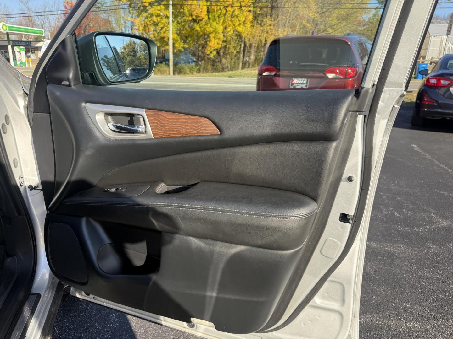 2018 Silver /Black Nissan Pathfinder Platinum 4WD (5N1DR2MM5JC) with an 3.5L V6 DOHC 24V engine, Automatic transmission, located at 547 E. Main St., Orwell, OH, 44076, (440) 437-5893, 41.535435, -80.847855 - 2018 Nissan Pathfinder Platinum 4WD – Luxurious, Capable, and Fully Loaded for Every Adventure Discover the perfect blend of comfort, technology, and power with this 2018 Nissan Pathfinder Platinum 4WD. Equipped with a robust 3.5L V6 engine and a 6,000-pound towing capacity, this SUV is ready t - Photo#55