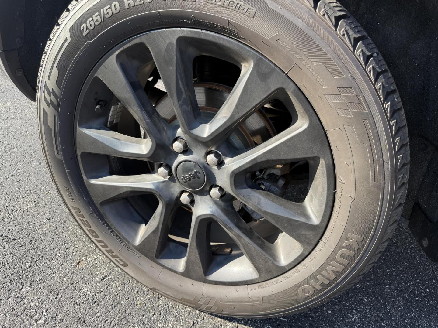 2017 Gray /Black Jeep Grand Cherokee Altitude 4WD (1C4RJFAG3HC) with an 3.6L V6 DOHC 24V engine, Automatic transmission, located at 11115 Chardon Rd. , Chardon, OH, 44024, (440) 214-9705, 41.580246, -81.241943 - ONE OWNER 2017 – Jeep Grand Cherokee Altitude 4WD – Stylish, Capable, and Loaded with Features Experience the perfect blend of rugged capability and refined comfort with this 2017 Jeep Grand Cherokee Altitude 4WD. Powered by a proven 3.6L Pentastar V6 engine paired with an 8-speed automatic t - Photo#6