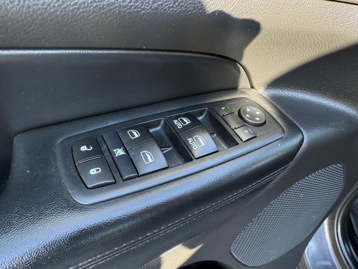 2017 Gray /Black Jeep Grand Cherokee Altitude 4WD (1C4RJFAG3HC) with an 3.6L V6 DOHC 24V engine, Automatic transmission, located at 11115 Chardon Rd. , Chardon, OH, 44024, (440) 214-9705, 41.580246, -81.241943 - ONE OWNER 2017 – Jeep Grand Cherokee Altitude 4WD – Stylish, Capable, and Loaded with Features Experience the perfect blend of rugged capability and refined comfort with this 2017 Jeep Grand Cherokee Altitude 4WD. Powered by a proven 3.6L Pentastar V6 engine paired with an 8-speed automatic t - Photo#18