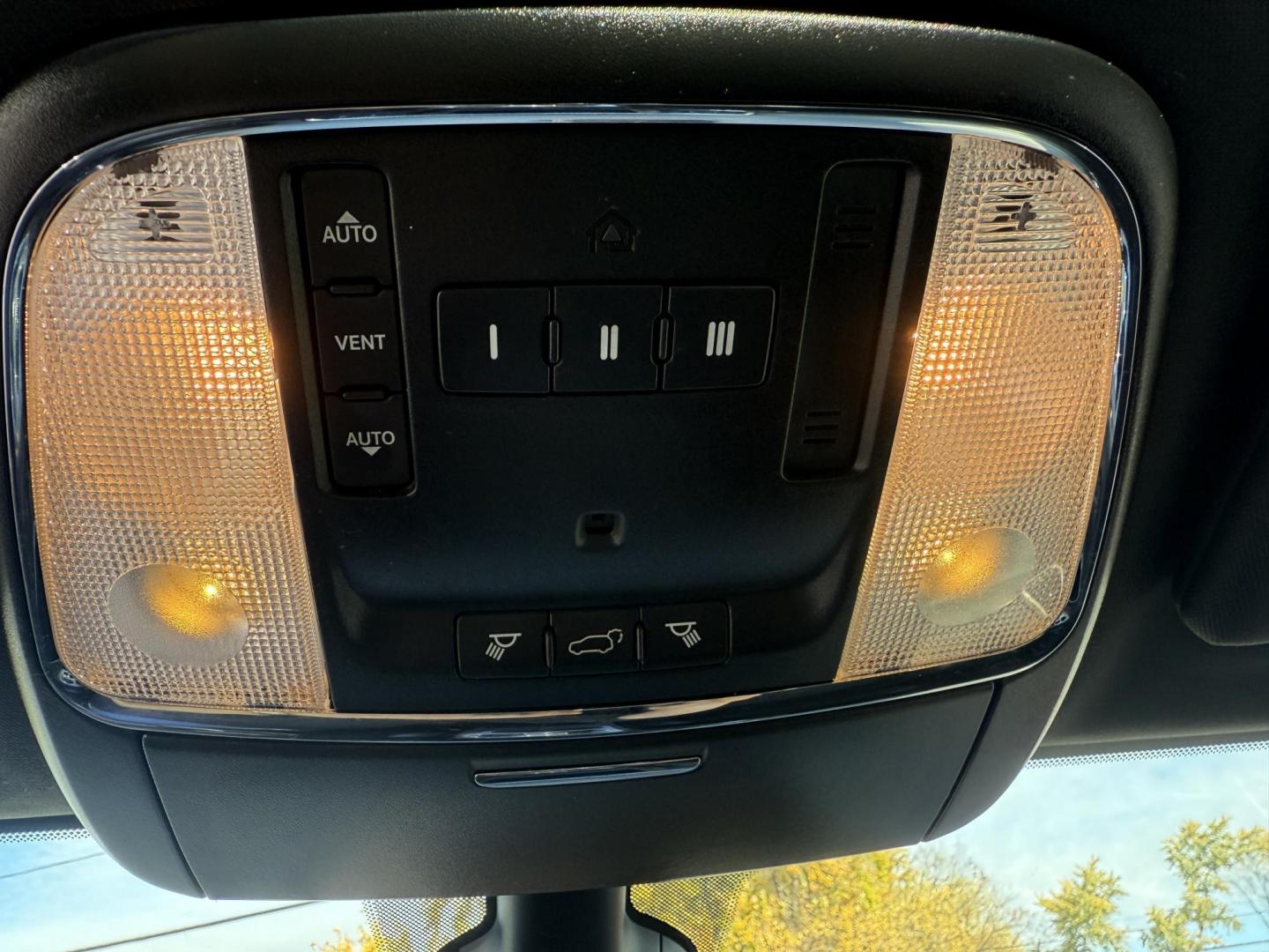 2017 Gray /Black Jeep Grand Cherokee Altitude 4WD (1C4RJFAG3HC) with an 3.6L V6 DOHC 24V engine, Automatic transmission, located at 11115 Chardon Rd. , Chardon, OH, 44024, (440) 214-9705, 41.580246, -81.241943 - ONE OWNER 2017 – Jeep Grand Cherokee Altitude 4WD – Stylish, Capable, and Loaded with Features Experience the perfect blend of rugged capability and refined comfort with this 2017 Jeep Grand Cherokee Altitude 4WD. Powered by a proven 3.6L Pentastar V6 engine paired with an 8-speed automatic t - Photo#28