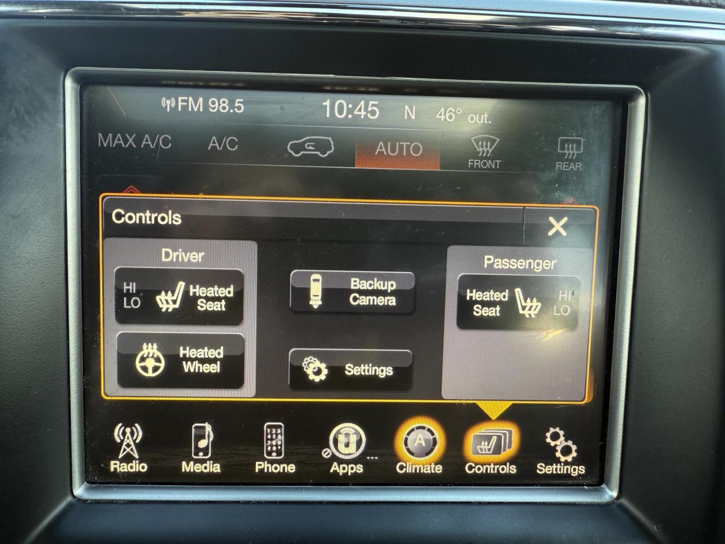 2017 Gray /Black Jeep Grand Cherokee Altitude 4WD (1C4RJFAG3HC) with an 3.6L V6 DOHC 24V engine, Automatic transmission, located at 11115 Chardon Rd. , Chardon, OH, 44024, (440) 214-9705, 41.580246, -81.241943 - ONE OWNER 2017 – Jeep Grand Cherokee Altitude 4WD – Stylish, Capable, and Loaded with Features Experience the perfect blend of rugged capability and refined comfort with this 2017 Jeep Grand Cherokee Altitude 4WD. Powered by a proven 3.6L Pentastar V6 engine paired with an 8-speed automatic t - Photo#32