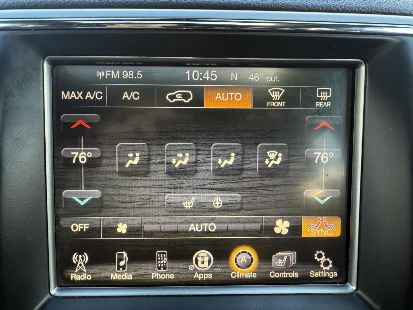 2017 Gray /Black Jeep Grand Cherokee Altitude 4WD (1C4RJFAG3HC) with an 3.6L V6 DOHC 24V engine, Automatic transmission, located at 11115 Chardon Rd. , Chardon, OH, 44024, (440) 214-9705, 41.580246, -81.241943 - ONE OWNER 2017 – Jeep Grand Cherokee Altitude 4WD – Stylish, Capable, and Loaded with Features Experience the perfect blend of rugged capability and refined comfort with this 2017 Jeep Grand Cherokee Altitude 4WD. Powered by a proven 3.6L Pentastar V6 engine paired with an 8-speed automatic t - Photo#31