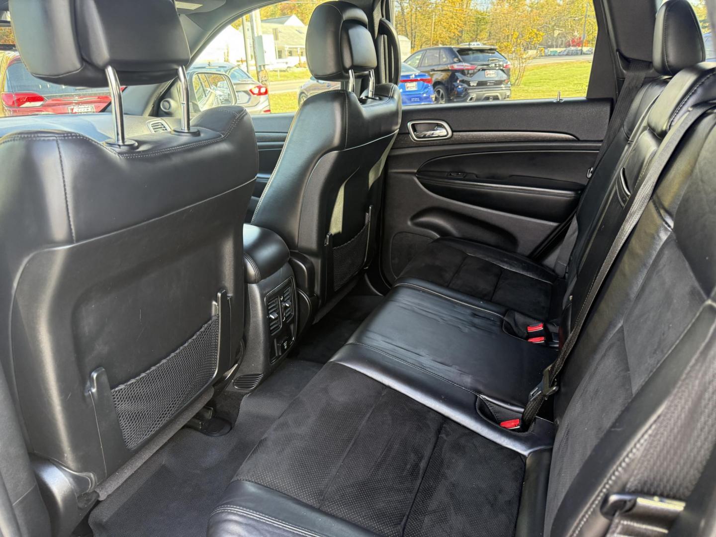 2017 Gray /Black Jeep Grand Cherokee Altitude 4WD (1C4RJFAG3HC) with an 3.6L V6 DOHC 24V engine, Automatic transmission, located at 11115 Chardon Rd. , Chardon, OH, 44024, (440) 214-9705, 41.580246, -81.241943 - ONE OWNER 2017 – Jeep Grand Cherokee Altitude 4WD – Stylish, Capable, and Loaded with Features Experience the perfect blend of rugged capability and refined comfort with this 2017 Jeep Grand Cherokee Altitude 4WD. Powered by a proven 3.6L Pentastar V6 engine paired with an 8-speed automatic t - Photo#37