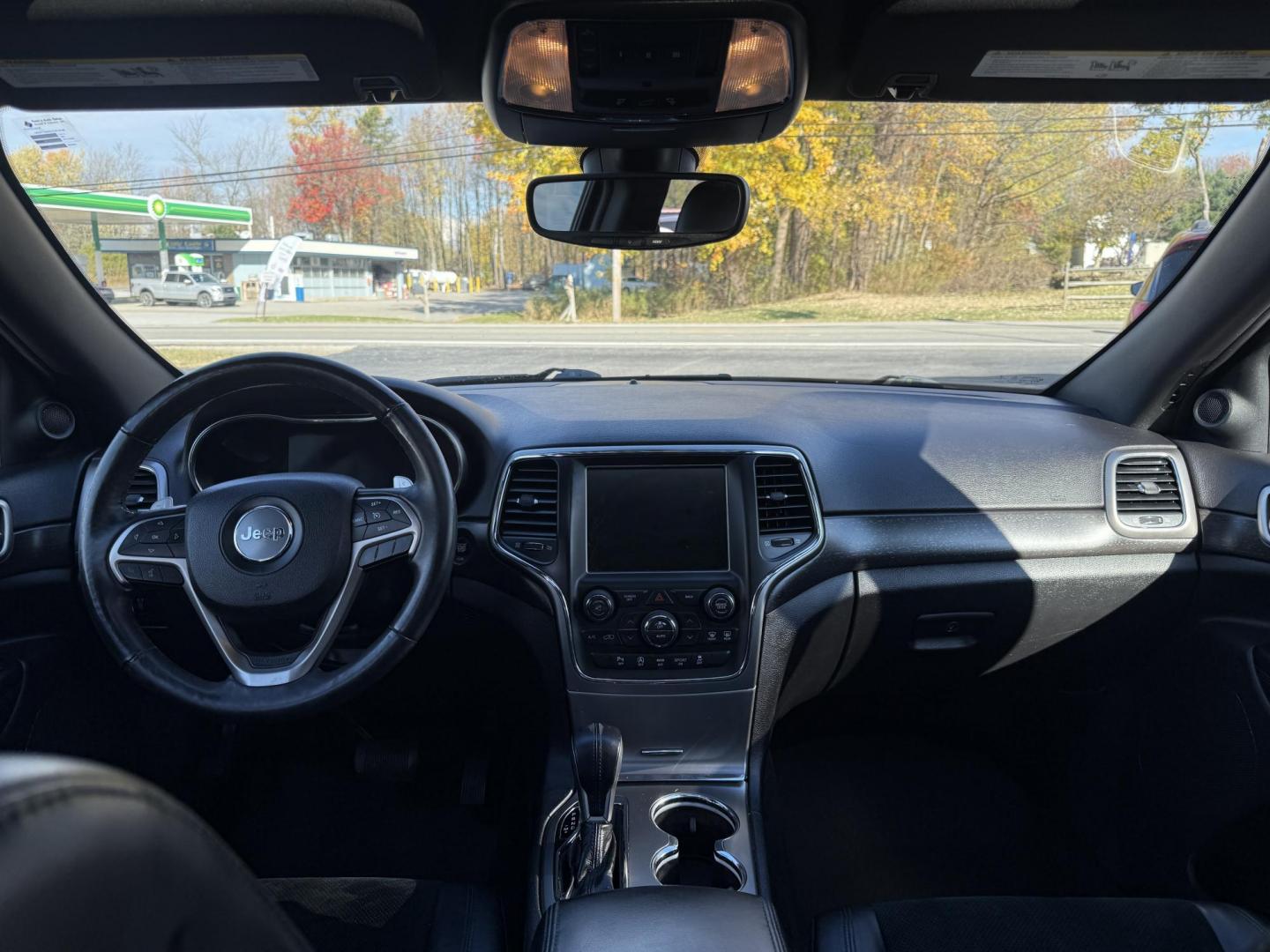 2017 Gray /Black Jeep Grand Cherokee Altitude 4WD (1C4RJFAG3HC) with an 3.6L V6 DOHC 24V engine, Automatic transmission, located at 11115 Chardon Rd. , Chardon, OH, 44024, (440) 214-9705, 41.580246, -81.241943 - ONE OWNER 2017 – Jeep Grand Cherokee Altitude 4WD – Stylish, Capable, and Loaded with Features Experience the perfect blend of rugged capability and refined comfort with this 2017 Jeep Grand Cherokee Altitude 4WD. Powered by a proven 3.6L Pentastar V6 engine paired with an 8-speed automatic t - Photo#40