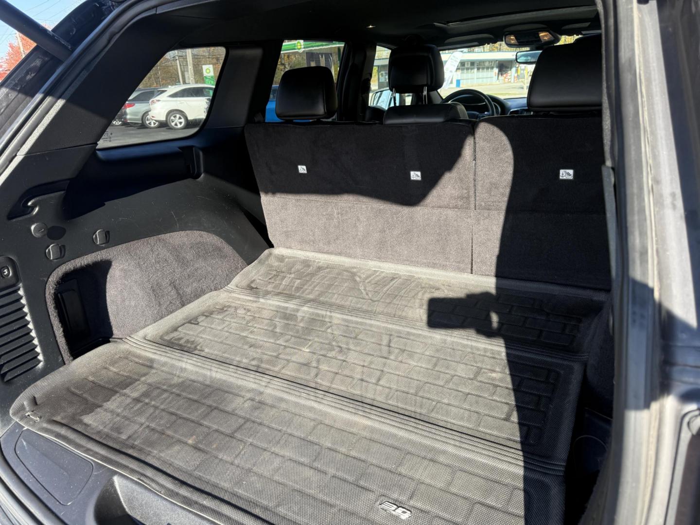 2017 Gray /Black Jeep Grand Cherokee Altitude 4WD (1C4RJFAG3HC) with an 3.6L V6 DOHC 24V engine, Automatic transmission, located at 11115 Chardon Rd. , Chardon, OH, 44024, (440) 214-9705, 41.580246, -81.241943 - ONE OWNER 2017 – Jeep Grand Cherokee Altitude 4WD – Stylish, Capable, and Loaded with Features Experience the perfect blend of rugged capability and refined comfort with this 2017 Jeep Grand Cherokee Altitude 4WD. Powered by a proven 3.6L Pentastar V6 engine paired with an 8-speed automatic t - Photo#42