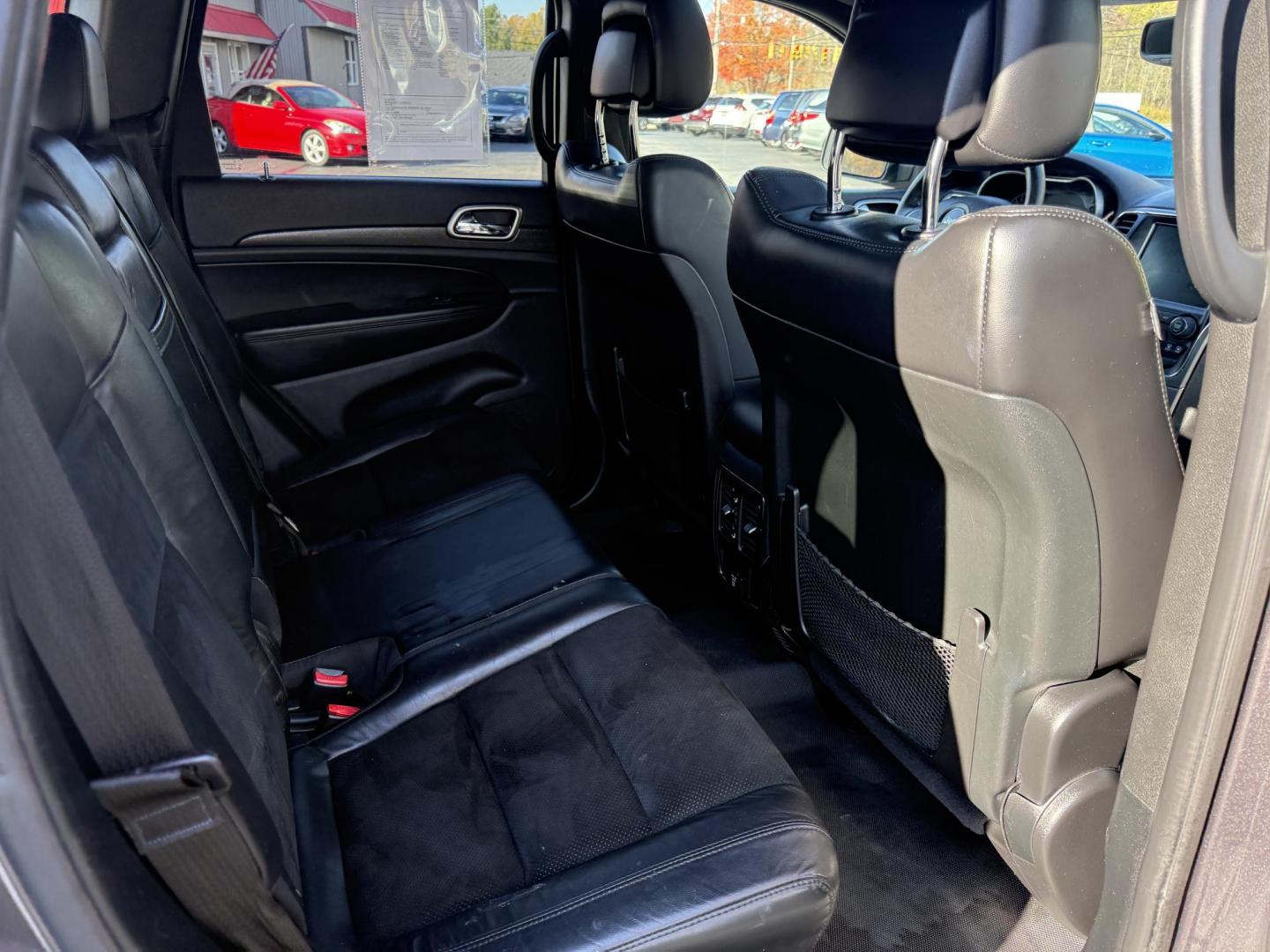 2017 Gray /Black Jeep Grand Cherokee Altitude 4WD (1C4RJFAG3HC) with an 3.6L V6 DOHC 24V engine, Automatic transmission, located at 11115 Chardon Rd. , Chardon, OH, 44024, (440) 214-9705, 41.580246, -81.241943 - ONE OWNER 2017 – Jeep Grand Cherokee Altitude 4WD – Stylish, Capable, and Loaded with Features Experience the perfect blend of rugged capability and refined comfort with this 2017 Jeep Grand Cherokee Altitude 4WD. Powered by a proven 3.6L Pentastar V6 engine paired with an 8-speed automatic t - Photo#46