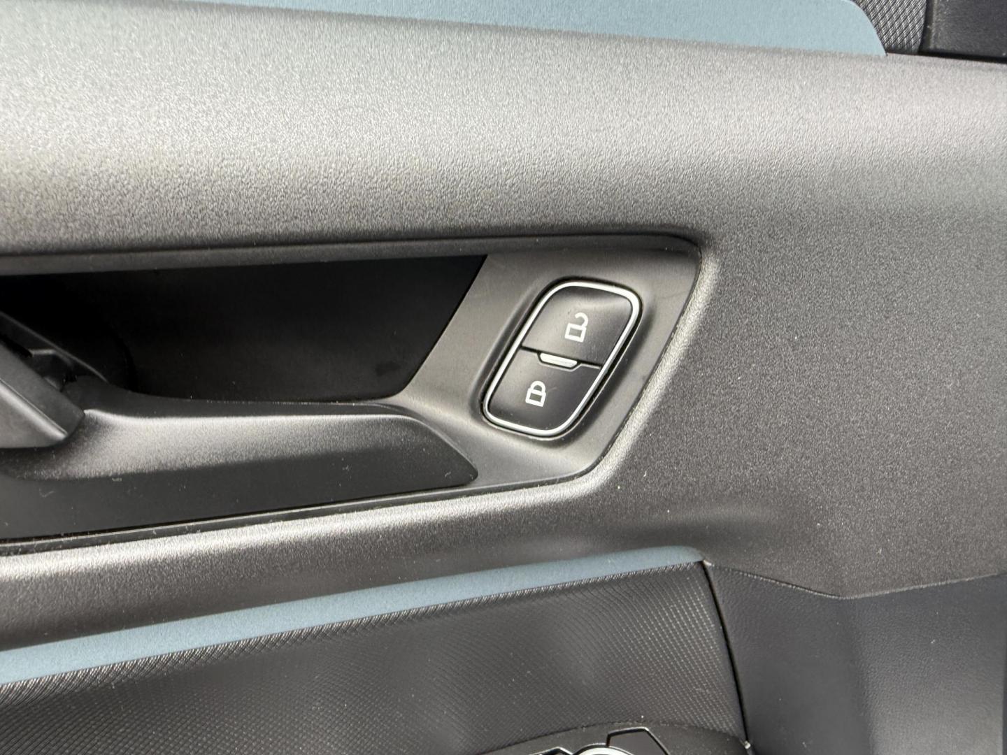 2022 Blue /Black Ford Bronco Sport Badlands (3FMCR9D96NR) with an 2.0L I4 DOHC 16V Turbo engine, Automatic transmission, located at 11115 Chardon Rd. , Chardon, OH, 44024, (440) 214-9705, 41.580246, -81.241943 - 2022 Ford Bronco Sport Badlands 4WD – Adventure-Ready with Cutting-Edge Technology Conquer the outdoors in style and confidence with this 2022 Ford Bronco Sport Badlands. Powered by a lively 2.0L EcoBoost turbocharged I4 engine and an 8-speed automatic transmission, this SUV delivers an impress - Photo#18