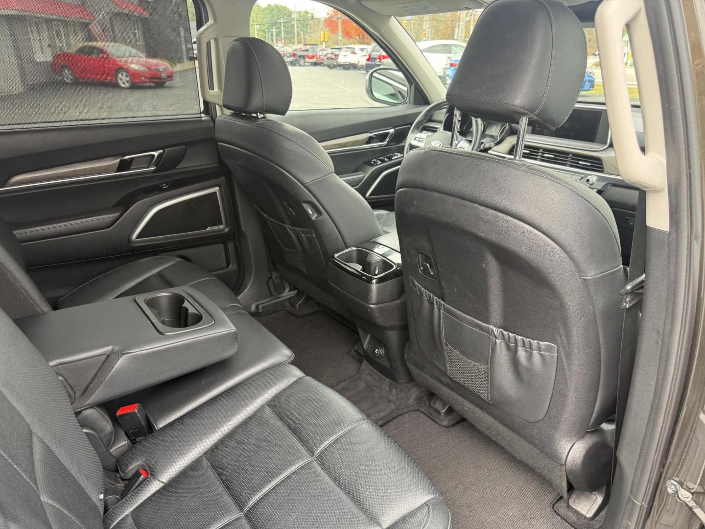 2020 Green /Black Kia Telluride EX AWD (5XYP3DHCXLG) with an 3.8L V6 DOHC 24V engine, Automatic transmission, located at 11115 Chardon Rd. , Chardon, OH, 44024, (440) 214-9705, 41.580246, -81.241943 - 2020 Kia Telluride EX AWD – Luxury, Safety, and Power in an Elegant SUV Experience the ultimate in comfort and capability with this 2020 Kia Telluride EX AWD. Powered by a responsive 3.8L GDI V6 engine paired with an 8-speed automatic transmission, this SUV offers a smooth ride and impressive t - Photo#48