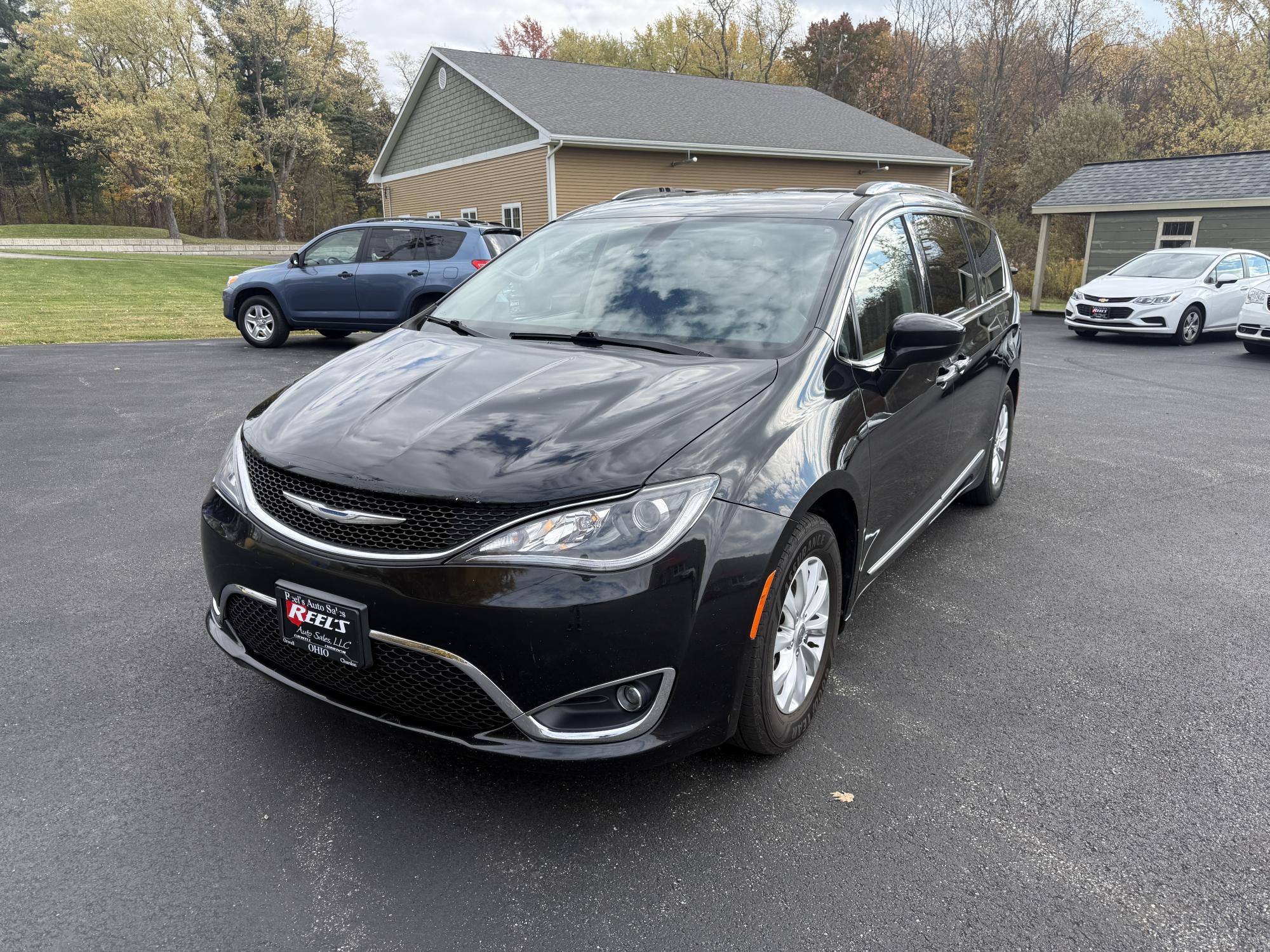 photo of 2018 Chrysler Pacifica Touring-L