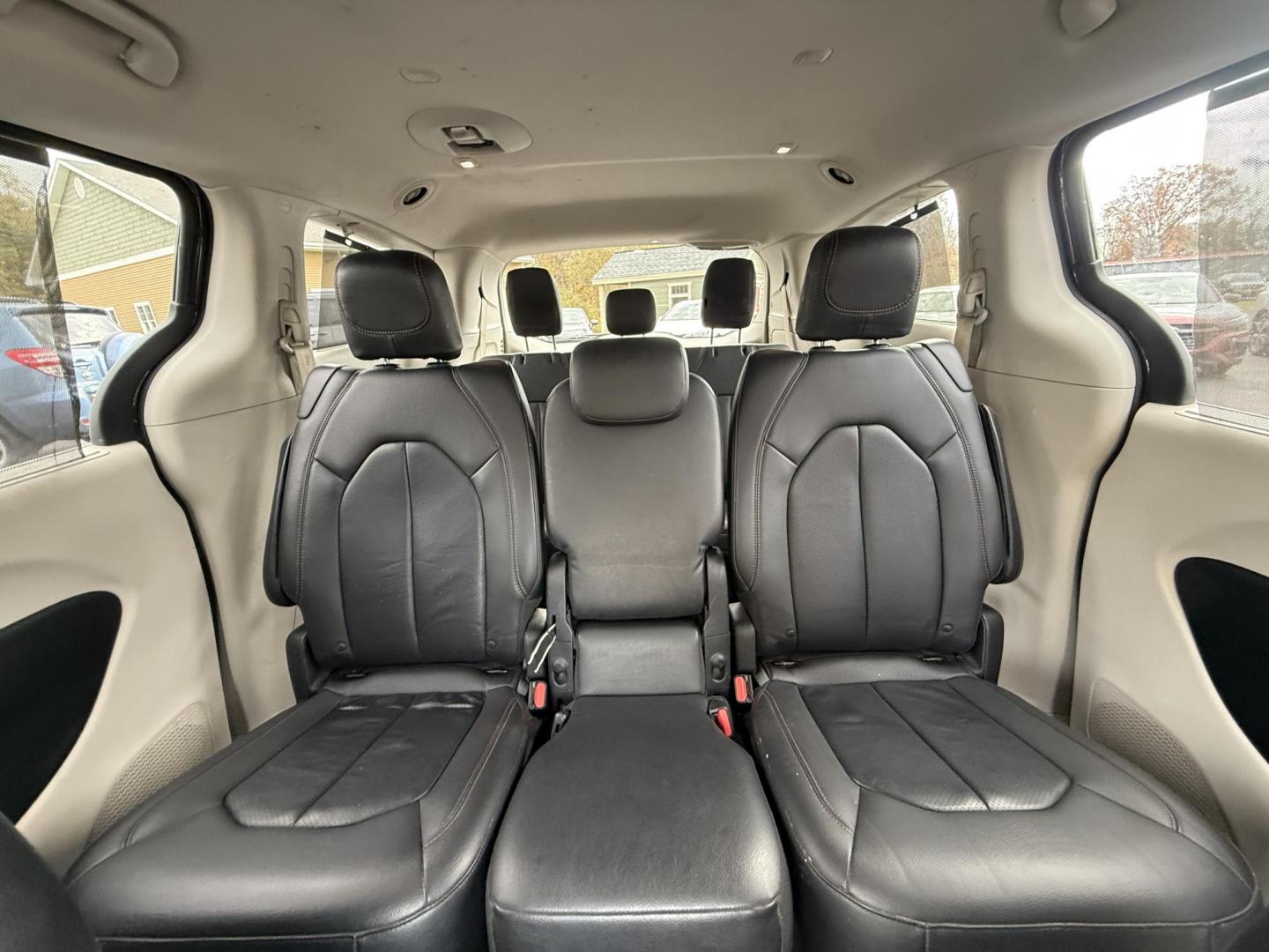 2018 Black /Black Chrysler Pacifica Touring-L (2C4RC1BG8JR) with an 3.6L V6 DOHC 24V engine, Automatic transmission, located at 11115 Chardon Rd. , Chardon, OH, 44024, (440) 214-9705, 41.580246, -81.241943 - Photo#34