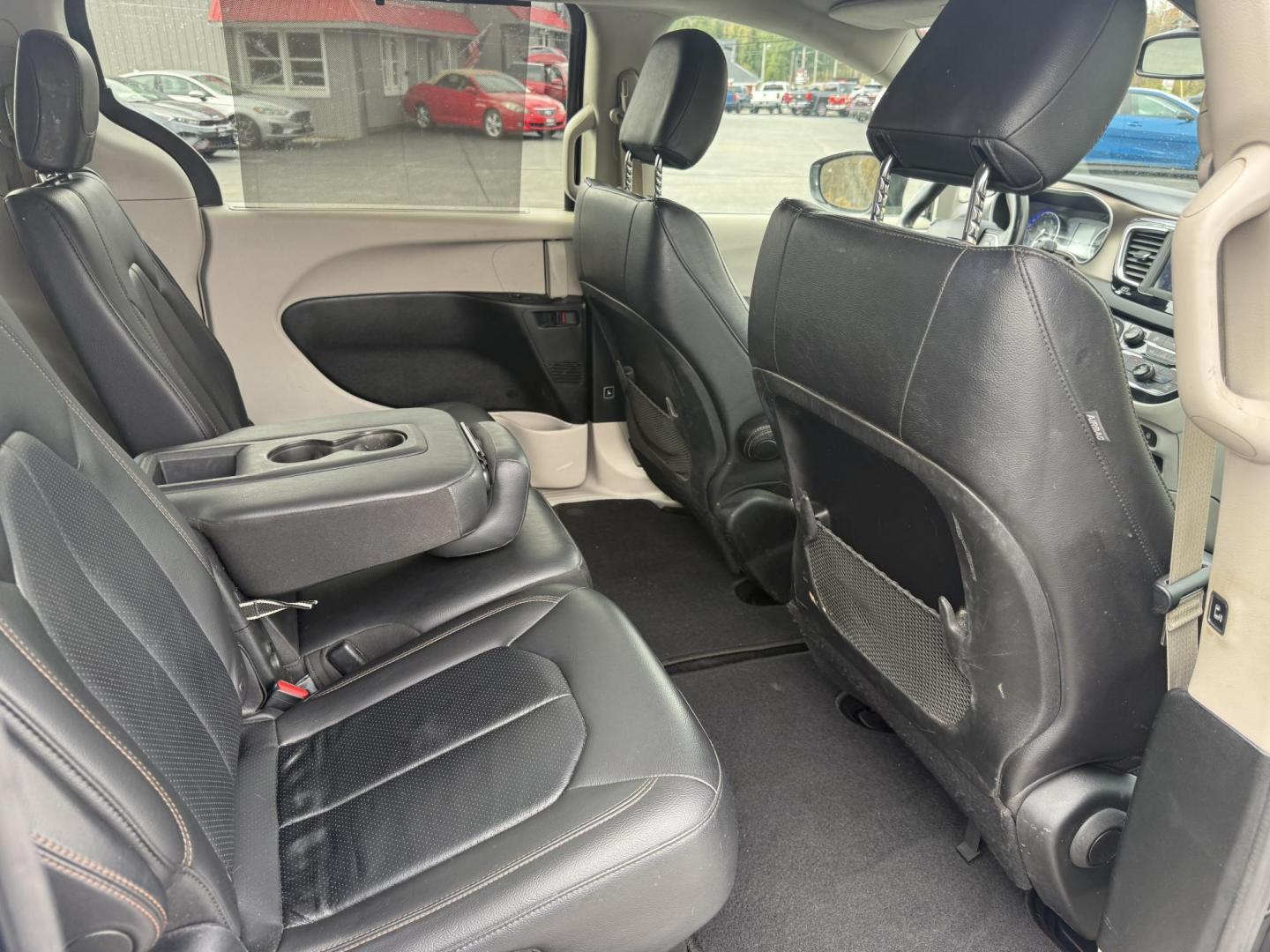 2018 Black /Black Chrysler Pacifica Touring-L (2C4RC1BG8JR) with an 3.6L V6 DOHC 24V engine, Automatic transmission, located at 11115 Chardon Rd. , Chardon, OH, 44024, (440) 214-9705, 41.580246, -81.241943 - Photo#42