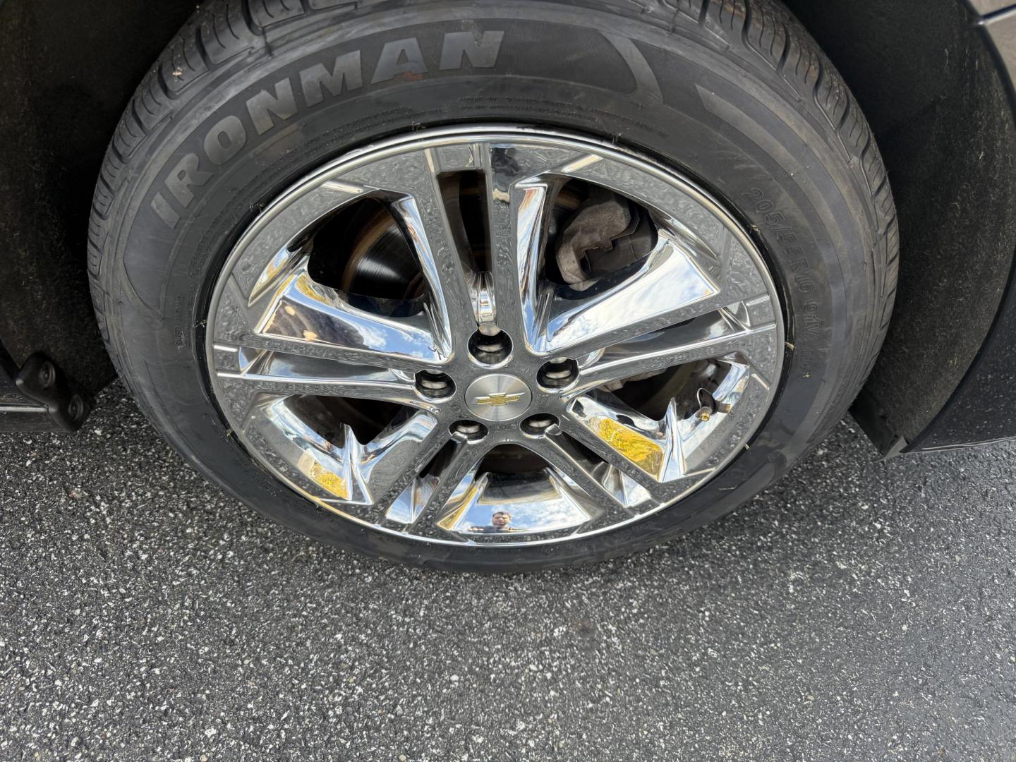 2017 Black /Black Chevrolet Cruze LT Auto (1G1BE5SM6H7) with an 1.4L I4 DOHC 16V TURBO engine, Automatic transmission, located at 11115 Chardon Rd. , Chardon, OH, 44024, (440) 214-9705, 41.580246, -81.241943 - 2017 Chevrolet Cruze LT Auto – Efficient, Stylish, and Tech-Ready Drive with confidence in this 2017 Chevrolet Cruze LT Auto, featuring a turbocharged 1.4L EcoTec engine paired with a smooth 6-speed automatic transmission. Enjoy impressive fuel efficiency with up to 34 MPG combined and 40 MPG h - Photo#4