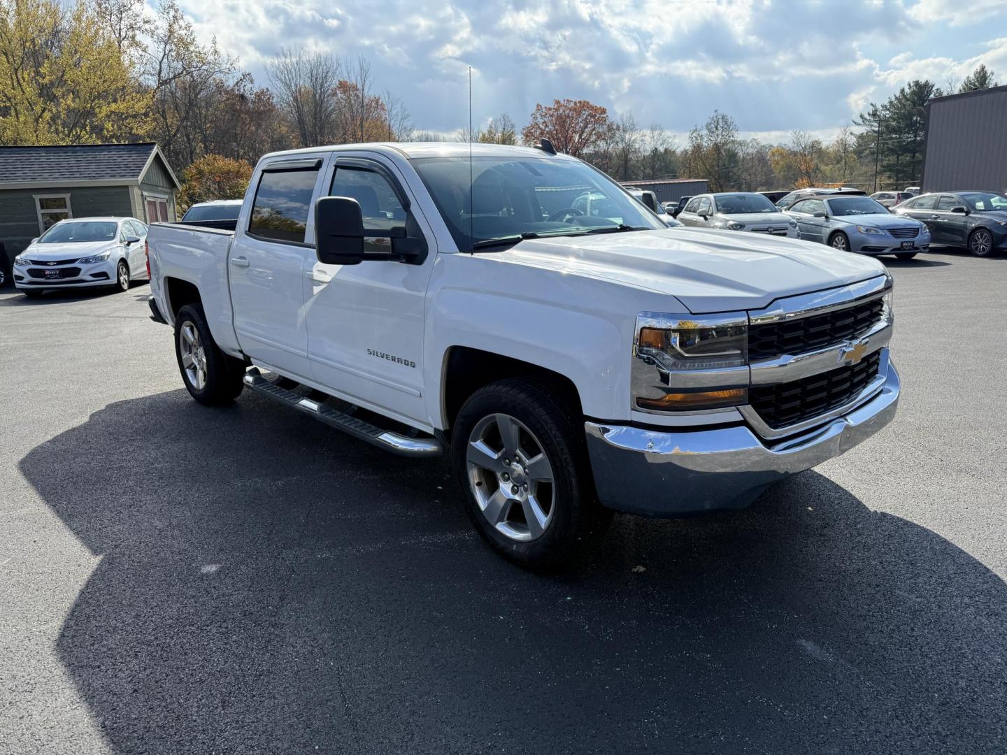 2017 White /Black Chevrolet Silverado 1500 LT Crew Cab 2WD (3GCPCREC5HG) with an 5.3L V8 OHV 16V engine, Automatic transmission, located at 11115 Chardon Rd. , Chardon, OH, 44024, (440) 214-9705, 41.580246, -81.241943 - 2017 Chevrolet Silverado 1500 LT Crew Cab 4WD – Rugged Power, Versatile Towing, and Modern Comfort Get ready to tackle any job or adventure with this 2017 Chevrolet Silverado 1500 LT Crew Cab 4WD. Equipped with a powerful 5.3L EcoTec3 V8 engine and a smooth 6-speed automatic transmission, this - Photo#2