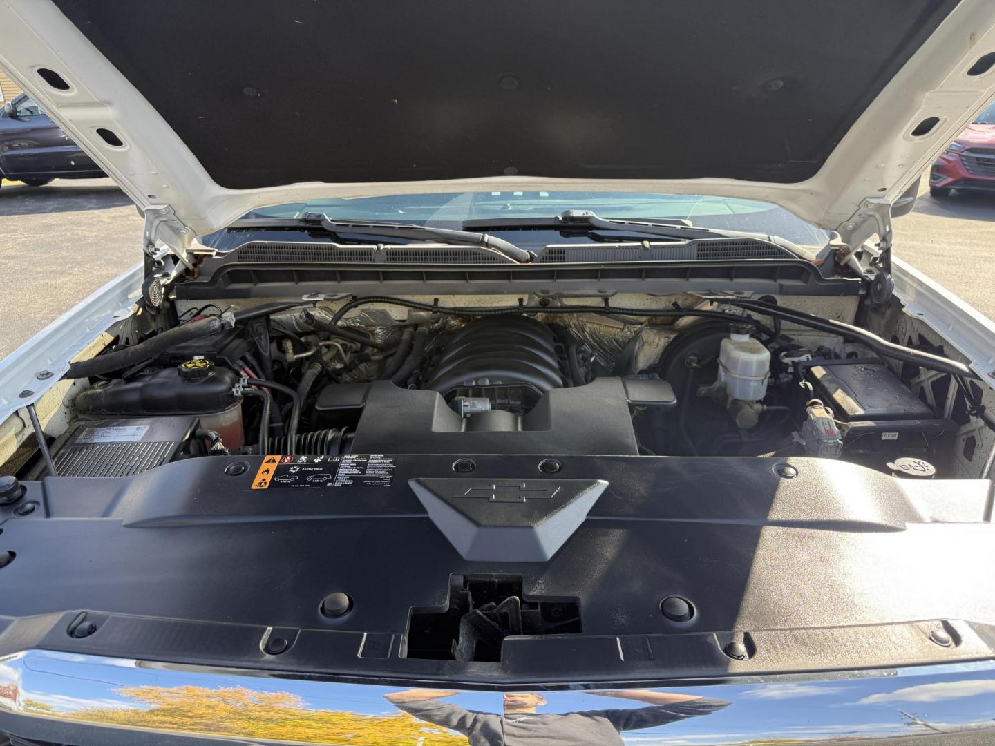2017 White /Black Chevrolet Silverado 1500 LT Crew Cab 2WD (3GCPCREC5HG) with an 5.3L V8 OHV 16V engine, Automatic transmission, located at 11115 Chardon Rd. , Chardon, OH, 44024, (440) 214-9705, 41.580246, -81.241943 - 2017 Chevrolet Silverado 1500 LT Crew Cab 4WD – Rugged Power, Versatile Towing, and Modern Comfort Get ready to tackle any job or adventure with this 2017 Chevrolet Silverado 1500 LT Crew Cab 4WD. Equipped with a powerful 5.3L EcoTec3 V8 engine and a smooth 6-speed automatic transmission, this - Photo#15