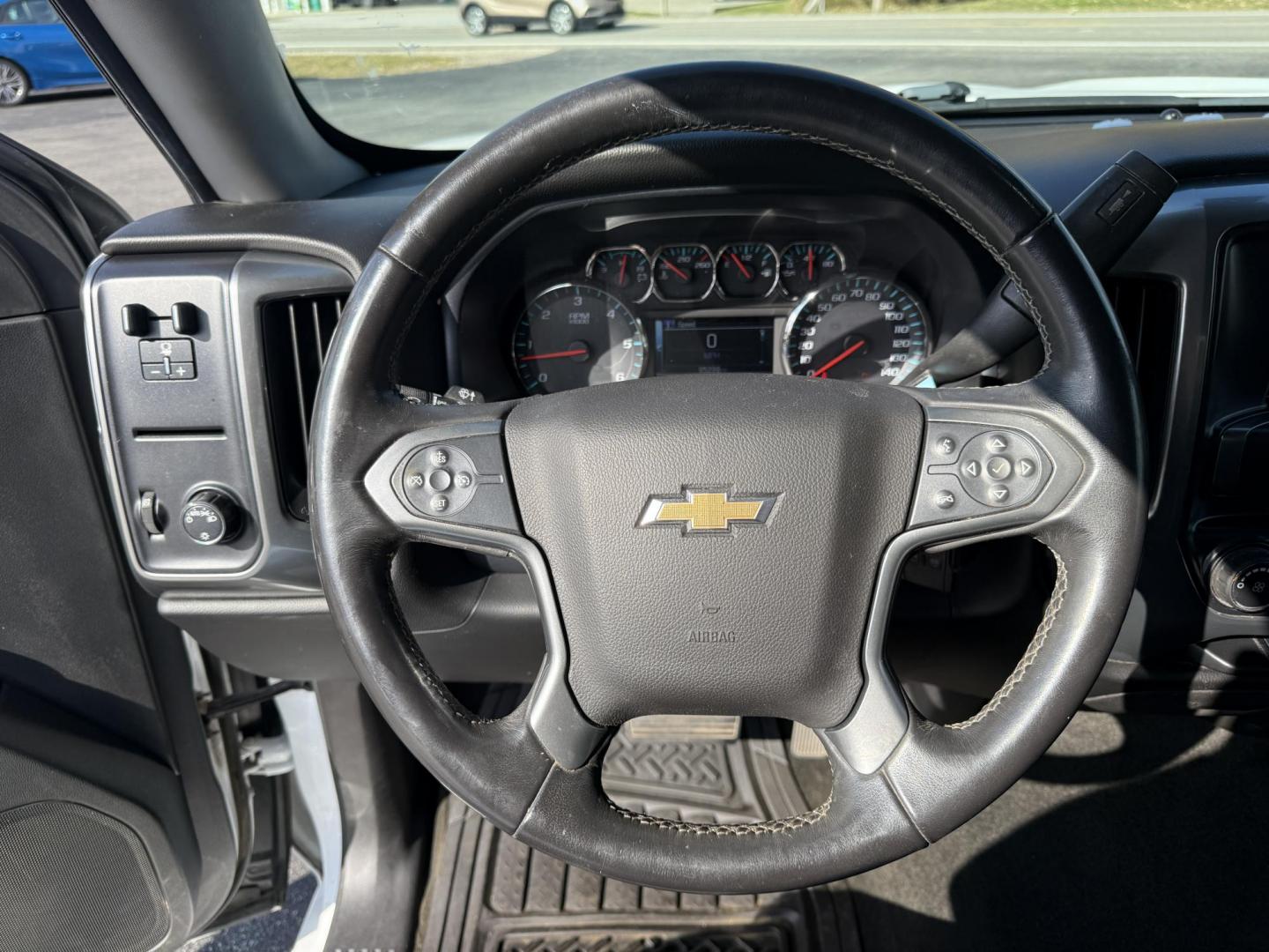 2017 White /Black Chevrolet Silverado 1500 LT Crew Cab 2WD (3GCPCREC5HG) with an 5.3L V8 OHV 16V engine, Automatic transmission, located at 11115 Chardon Rd. , Chardon, OH, 44024, (440) 214-9705, 41.580246, -81.241943 - 2017 Chevrolet Silverado 1500 LT Crew Cab 4WD – Rugged Power, Versatile Towing, and Modern Comfort Get ready to tackle any job or adventure with this 2017 Chevrolet Silverado 1500 LT Crew Cab 4WD. Equipped with a powerful 5.3L EcoTec3 V8 engine and a smooth 6-speed automatic transmission, this - Photo#24
