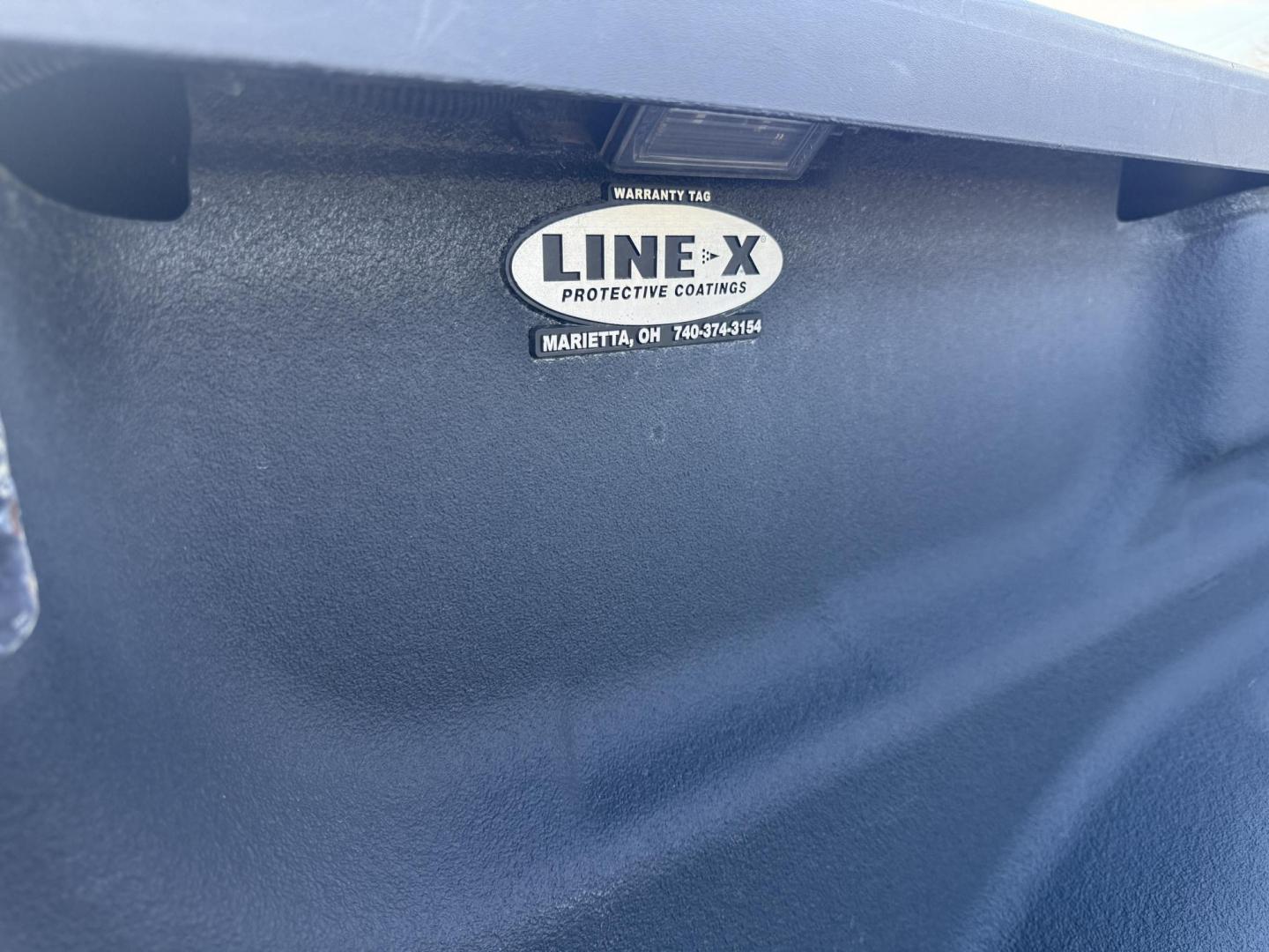 2017 White /Black GMC Sierra 2500HD SLE Crew Cab 4WD (1GT12SEG6HF) with an 6.0L V8 OHV 16V FFV engine, Automatic transmission, located at 11115 Chardon Rd. , Chardon, OH, 44024, (440) 214-9705, 41.580246, -81.241943 - Photo#11