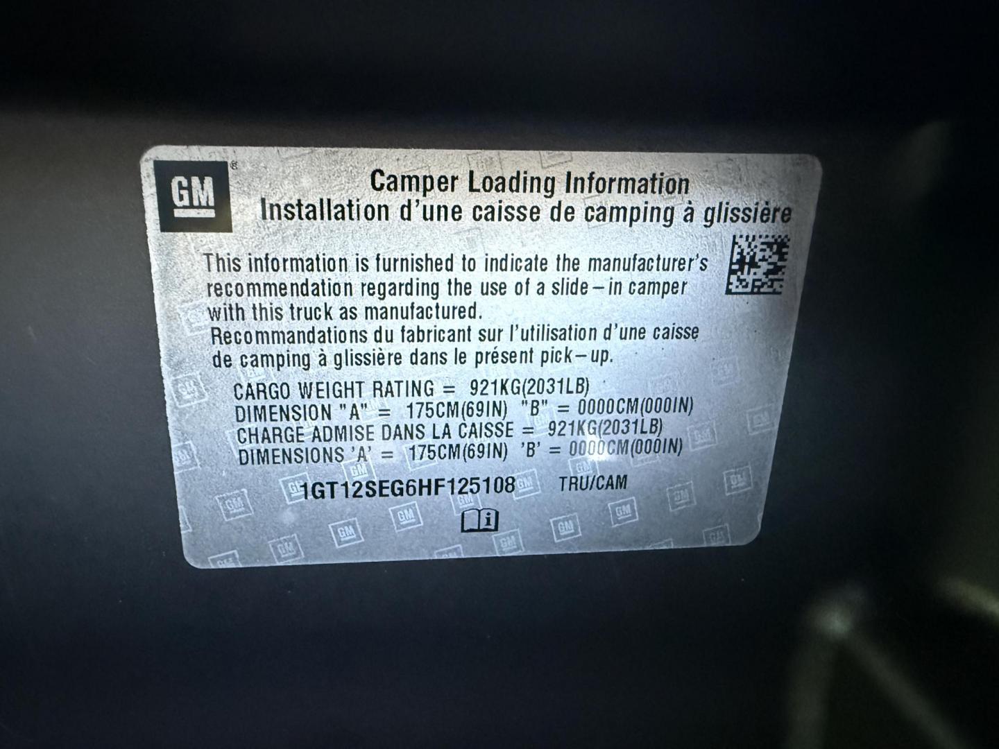 2017 White /Black GMC Sierra 2500HD SLE Crew Cab 4WD (1GT12SEG6HF) with an 6.0L V8 OHV 16V FFV engine, Automatic transmission, located at 11115 Chardon Rd. , Chardon, OH, 44024, (440) 214-9705, 41.580246, -81.241943 - Photo#50