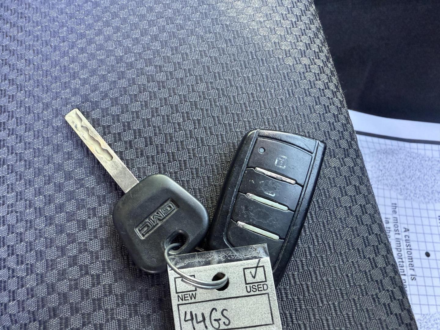 2017 White /Black GMC Sierra 2500HD SLE Crew Cab 4WD (1GT12SEG6HF) with an 6.0L V8 OHV 16V FFV engine, Automatic transmission, located at 11115 Chardon Rd. , Chardon, OH, 44024, (440) 214-9705, 41.580246, -81.241943 - Photo#52