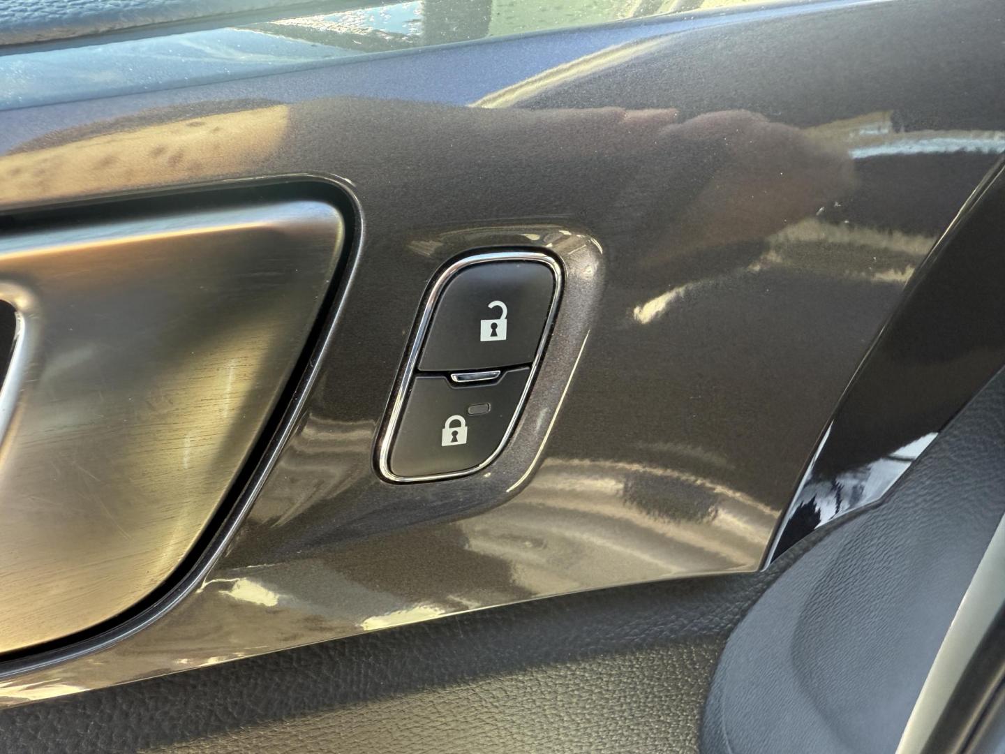 2021 Gray /Black Ford Ranger Lariat SuperCrew 4WD (1FTER4FHXML) with an 2.3L I4 DOHC 16V Turbo engine, Automatic transmission, located at 547 E. Main St., Orwell, OH, 44076, (440) 437-5893, 41.535435, -80.847855 - One Owner – 2021 Ford Ranger Lariat Crew Cab – Off-Road Capability Meets Modern Luxury Tackle every journey in comfort and style with this 2021 Ford Ranger Lariat Crew Cab. Powered by a turbocharged 2.3L EcoBoost engine and a 10-speed automatic transmission, this truck delivers efficient powe - Photo#20