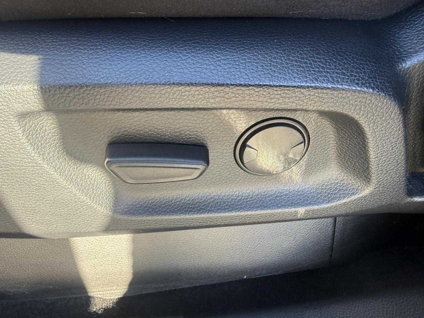 2021 Gray /Black Ford Ranger Lariat SuperCrew 4WD (1FTER4FHXML) with an 2.3L I4 DOHC 16V Turbo engine, Automatic transmission, located at 547 E. Main St., Orwell, OH, 44076, (440) 437-5893, 41.535435, -80.847855 - One Owner – 2021 Ford Ranger Lariat Crew Cab – Off-Road Capability Meets Modern Luxury Tackle every journey in comfort and style with this 2021 Ford Ranger Lariat Crew Cab. Powered by a turbocharged 2.3L EcoBoost engine and a 10-speed automatic transmission, this truck delivers efficient powe - Photo#22