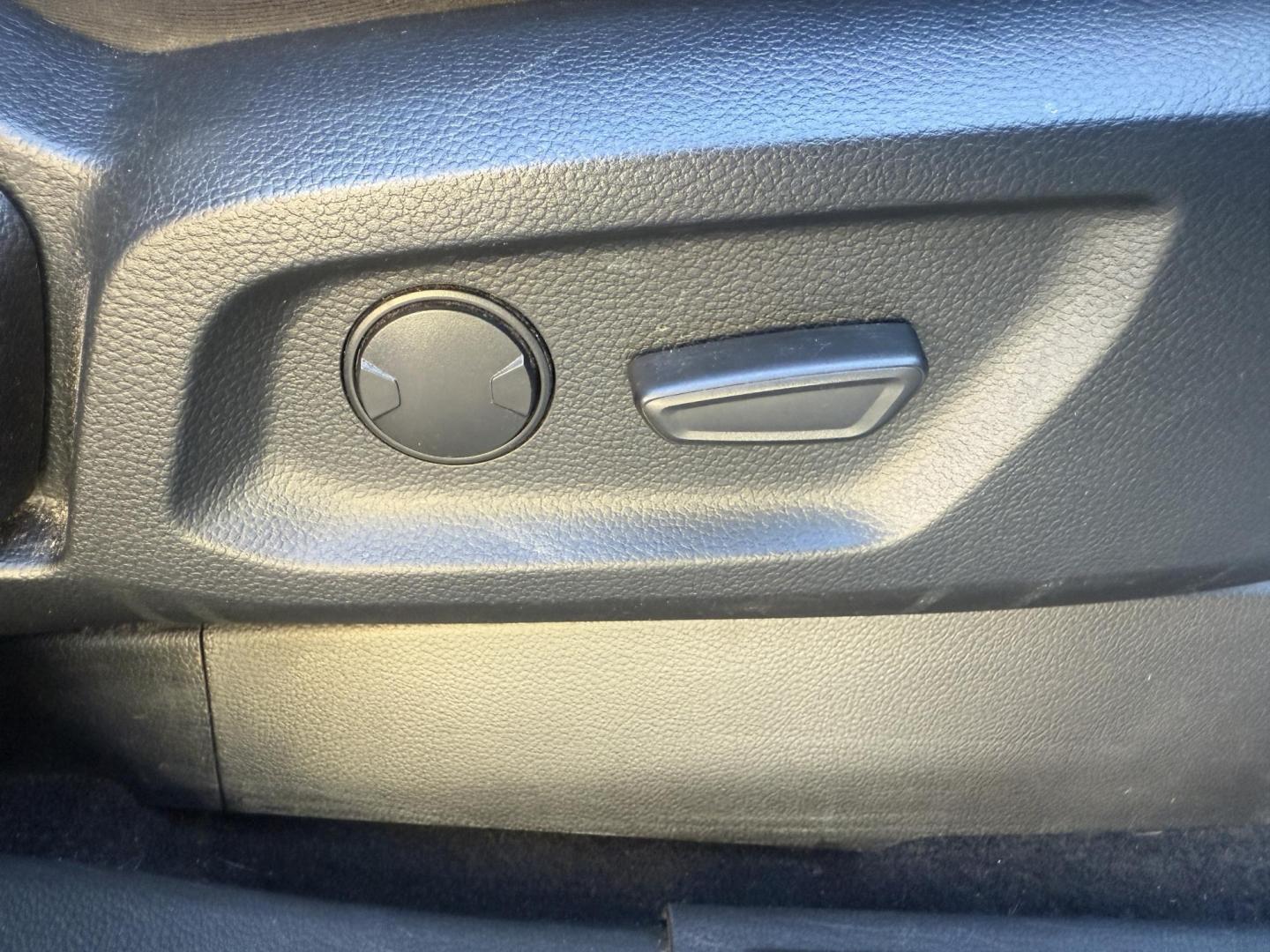 2021 Gray /Black Ford Ranger Lariat SuperCrew 4WD (1FTER4FHXML) with an 2.3L I4 DOHC 16V Turbo engine, Automatic transmission, located at 547 E. Main St., Orwell, OH, 44076, (440) 437-5893, 41.535435, -80.847855 - One Owner – 2021 Ford Ranger Lariat Crew Cab – Off-Road Capability Meets Modern Luxury Tackle every journey in comfort and style with this 2021 Ford Ranger Lariat Crew Cab. Powered by a turbocharged 2.3L EcoBoost engine and a 10-speed automatic transmission, this truck delivers efficient powe - Photo#48