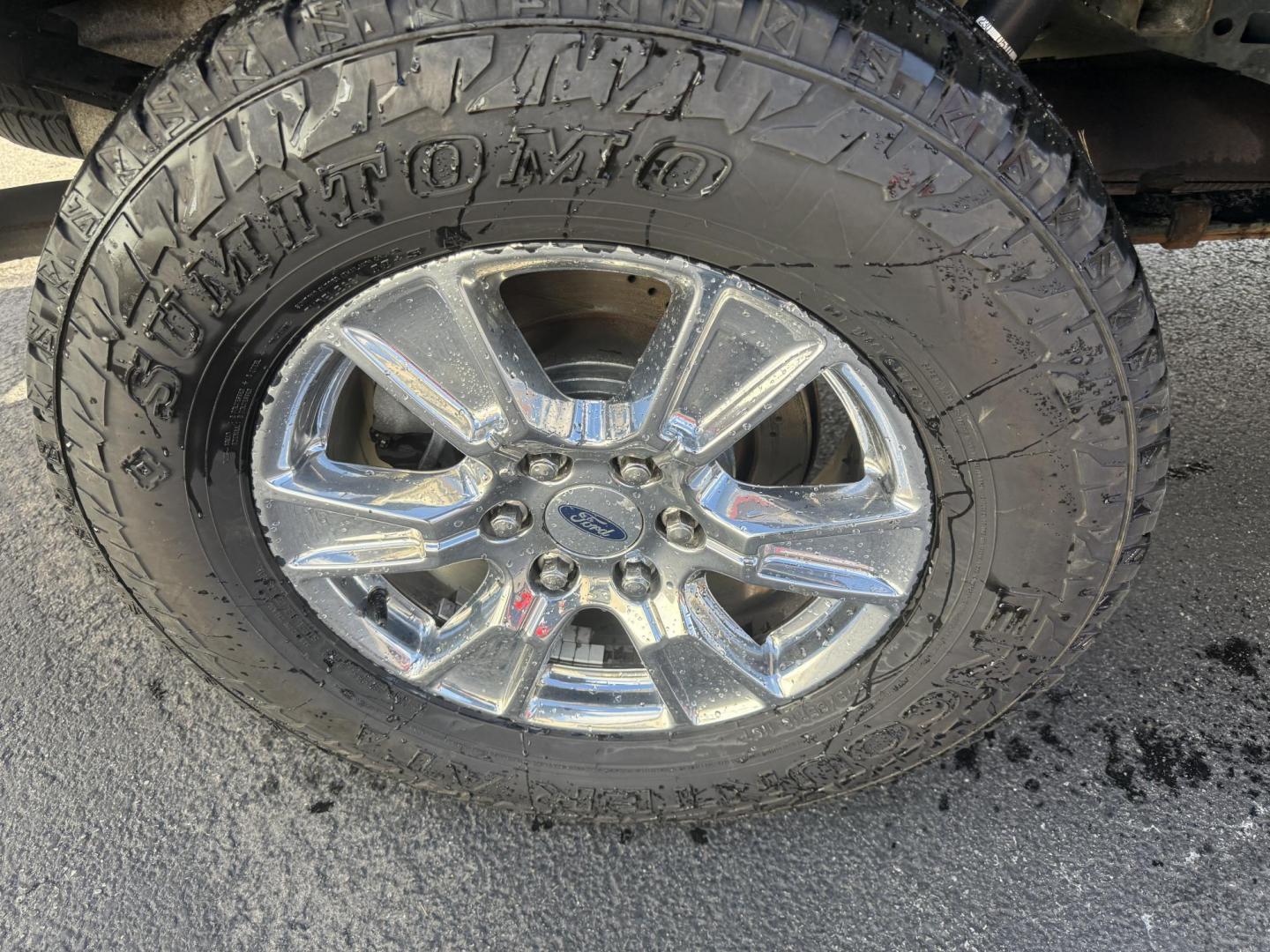 2015 Blue /Black Ford F-150 Lariat SuperCrew 5.5-ft. Bed 4WD (1FTEW1EG2FF) with an 3.5L V6 TWIN TURBO engine, 6-Speed Automatic transmission, located at 547 E. Main St., Orwell, OH, 44076, (440) 437-5893, 41.535435, -80.847855 - 2015 Ford F-150 Lariat Crew Cab – Power, Luxury, and Advanced Capability Experience top-tier performance and premium comfort with this 2015 Ford F-150 Lariat Crew Cab. Under the hood, the powerful 3.5L Twin Turbo EcoBoost engine delivers an impressive 365 horsepower and 420 lb-ft of torque, pai - Photo#7