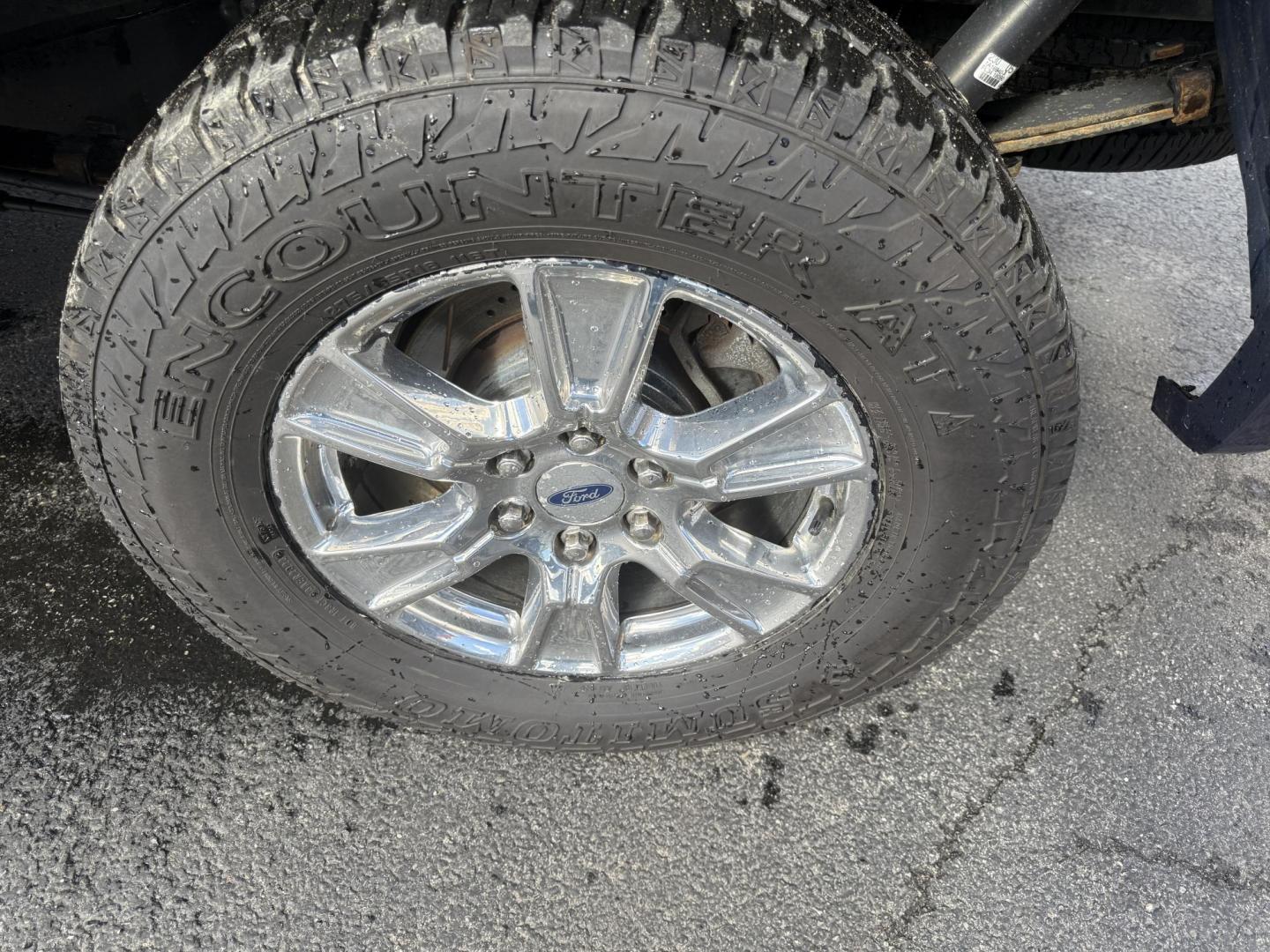 2015 Blue /Black Ford F-150 Lariat SuperCrew 5.5-ft. Bed 4WD (1FTEW1EG2FF) with an 3.5L V6 TWIN TURBO engine, 6-Speed Automatic transmission, located at 547 E. Main St., Orwell, OH, 44076, (440) 437-5893, 41.535435, -80.847855 - 2015 Ford F-150 Lariat Crew Cab – Power, Luxury, and Advanced Capability Experience top-tier performance and premium comfort with this 2015 Ford F-150 Lariat Crew Cab. Under the hood, the powerful 3.5L Twin Turbo EcoBoost engine delivers an impressive 365 horsepower and 420 lb-ft of torque, pai - Photo#13