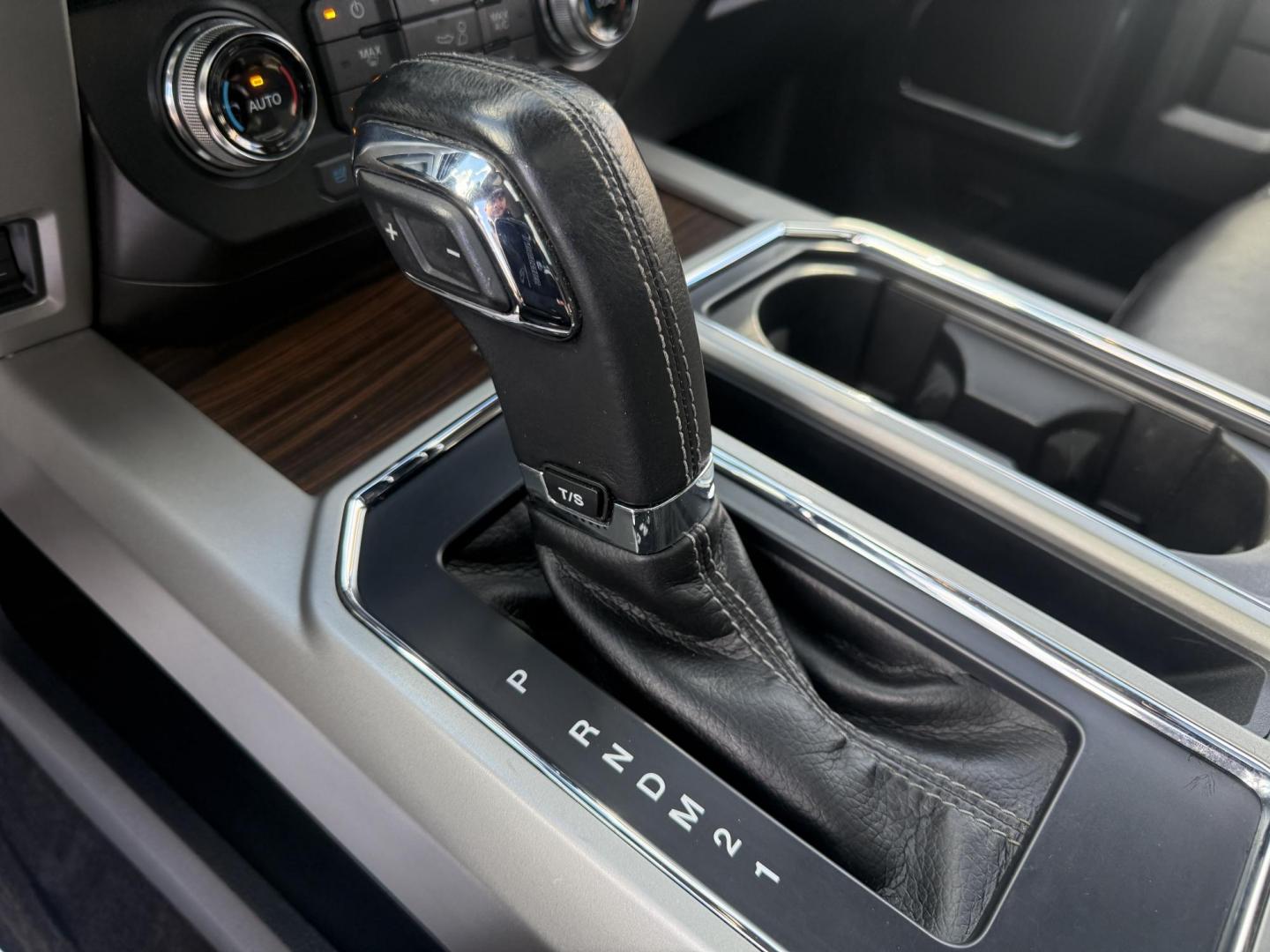 2015 Blue /Black Ford F-150 Lariat SuperCrew 5.5-ft. Bed 4WD (1FTEW1EG2FF) with an 3.5L V6 TWIN TURBO engine, 6-Speed Automatic transmission, located at 547 E. Main St., Orwell, OH, 44076, (440) 437-5893, 41.535435, -80.847855 - 2015 Ford F-150 Lariat Crew Cab – Power, Luxury, and Advanced Capability Experience top-tier performance and premium comfort with this 2015 Ford F-150 Lariat Crew Cab. Under the hood, the powerful 3.5L Twin Turbo EcoBoost engine delivers an impressive 365 horsepower and 420 lb-ft of torque, pai - Photo#39