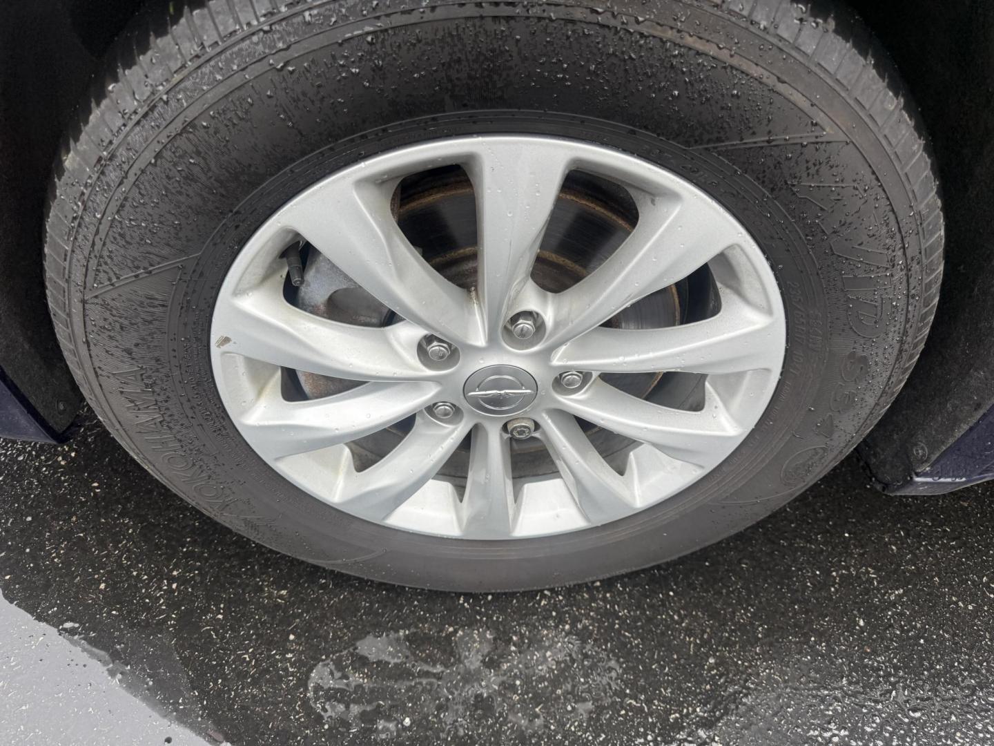 2019 Blue /Black Chrysler Pacifica Touring-L (2C4RC1BG6KR) with an 3.6L V6 DOHC 24V engine, 9A transmission, located at 547 E. Main St., Orwell, OH, 44076, (440) 437-5893, 41.535435, -80.847855 - 2019 Chrysler Pacifica Touring L – Family Comfort, Advanced Safety, and Unmatched Versatility Upgrade your family’s ride with this 2019 Chrysler Pacifica Touring L, designed for comfort, convenience, and peace of mind. Powered by a reliable 3.6L Pentastar V6 engine and a smooth 9-speed automa - Photo#13