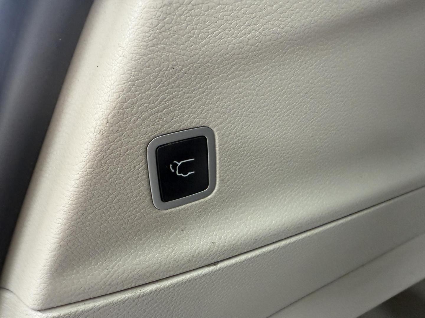 2019 Blue /Black Chrysler Pacifica Touring-L (2C4RC1BG6KR) with an 3.6L V6 DOHC 24V engine, 9A transmission, located at 547 E. Main St., Orwell, OH, 44076, (440) 437-5893, 41.535435, -80.847855 - 2019 Chrysler Pacifica Touring L – Family Comfort, Advanced Safety, and Unmatched Versatility Upgrade your family’s ride with this 2019 Chrysler Pacifica Touring L, designed for comfort, convenience, and peace of mind. Powered by a reliable 3.6L Pentastar V6 engine and a smooth 9-speed automa - Photo#40