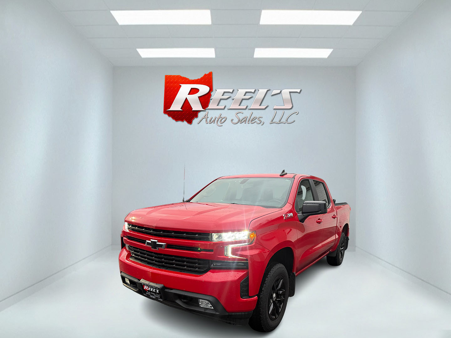 photo of 2019 Chevrolet Silverado 1500 RST Crew Cab 4WD